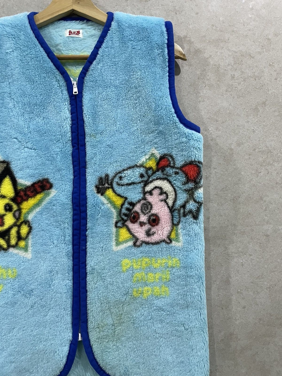 Japanese Brand Vintage Pokemon Fleece Vest AOP Limited Edition Size US M / EU 48-50 / 2 - 2 Thumbnail