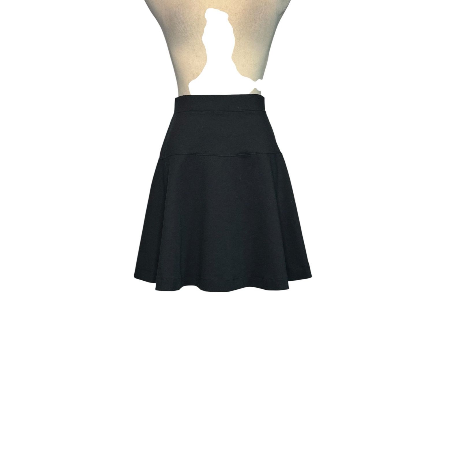 Old Navy Old Navy black pull on A line mini skirt size Small Size 30" / US 8 / IT 44 - 10 Thumbnail