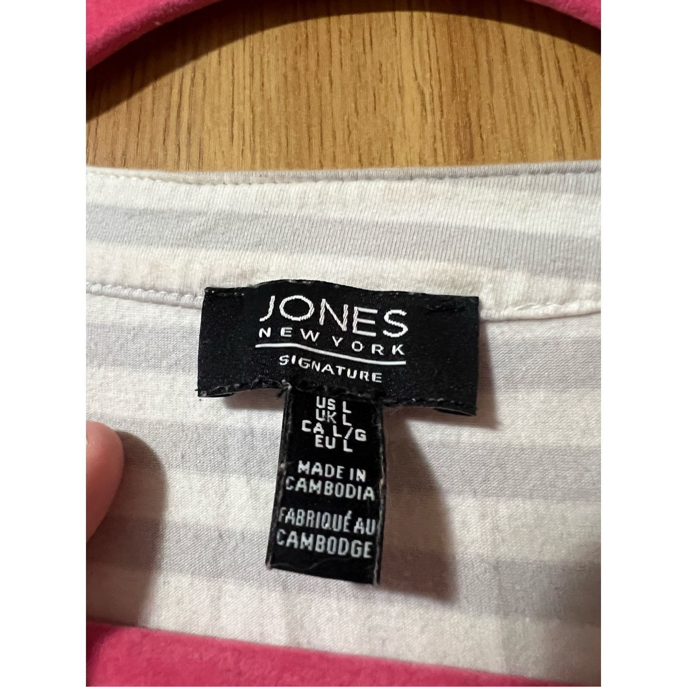 Jones New York Jones New York Signature White & Grey Striped V-Neck Tank To Size L / US 10 / IT 46 - 5 Thumbnail
