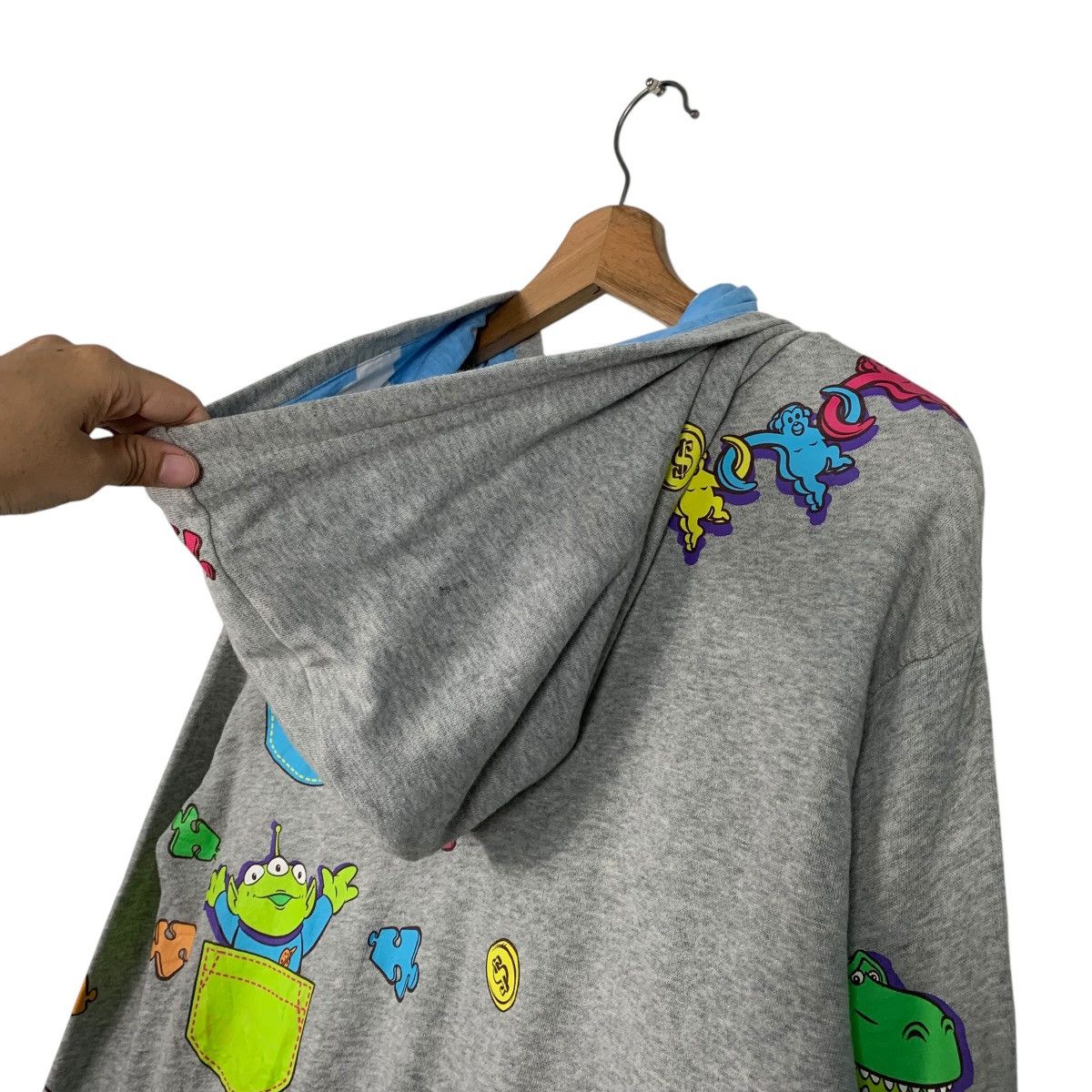 Disney Tokyo Disney Resort Toy Store Big Print Hoodie Size US S / EU 44-46 / 1 - 9 Thumbnail