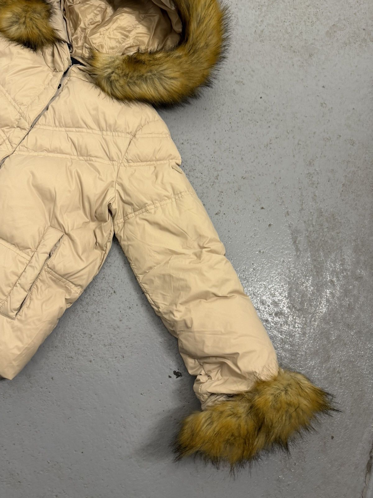 Armani Armani Jeans Fur Down Cropped Jacket Size M / US 6-8 / IT 42-44 - 6 Thumbnail