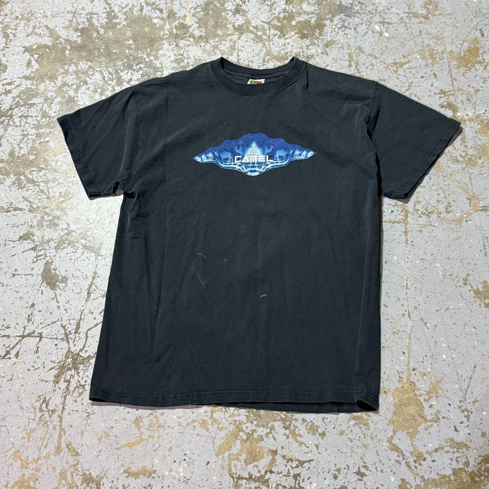 Vintage Vintage Camel 2000 Tour Band Tee XL Size US XL / EU 56 / 4 - 1 Thumbnail