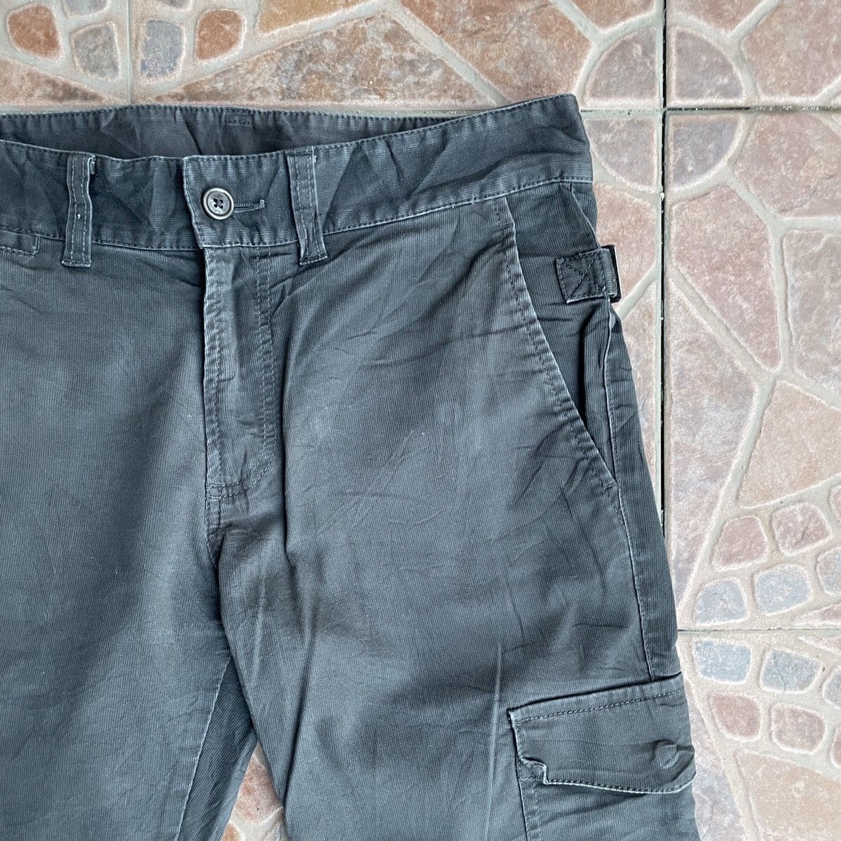 Calvin Klein Vintage Calvin Klein Jeans Buckle Tactical Cargo Pants Size US 32 / EU 48 - 2 Thumbnail