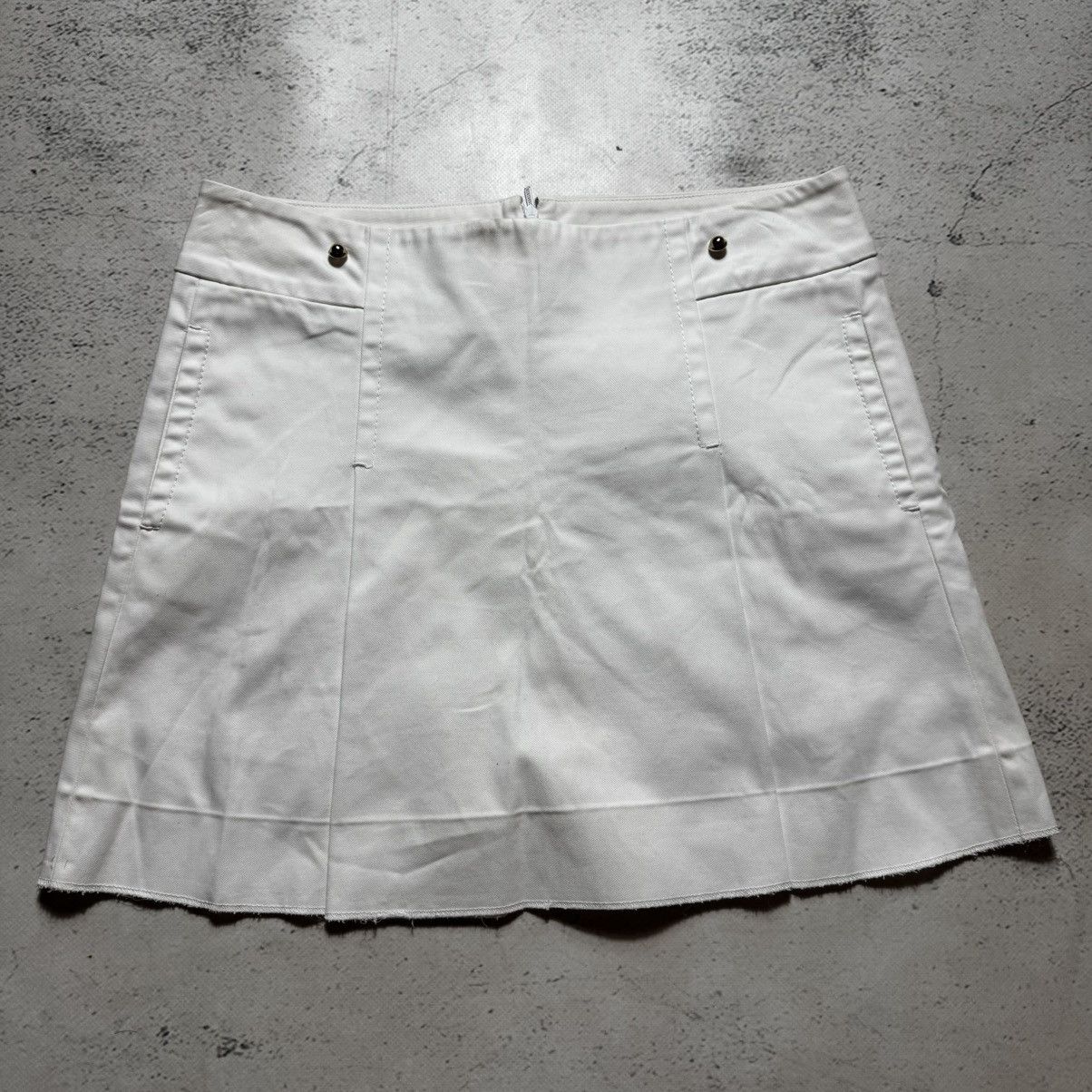 Gucci vintage gucci x tom ford white denim midi skirt Size 28" / US 6 / IT 42 - 1 Thumbnail