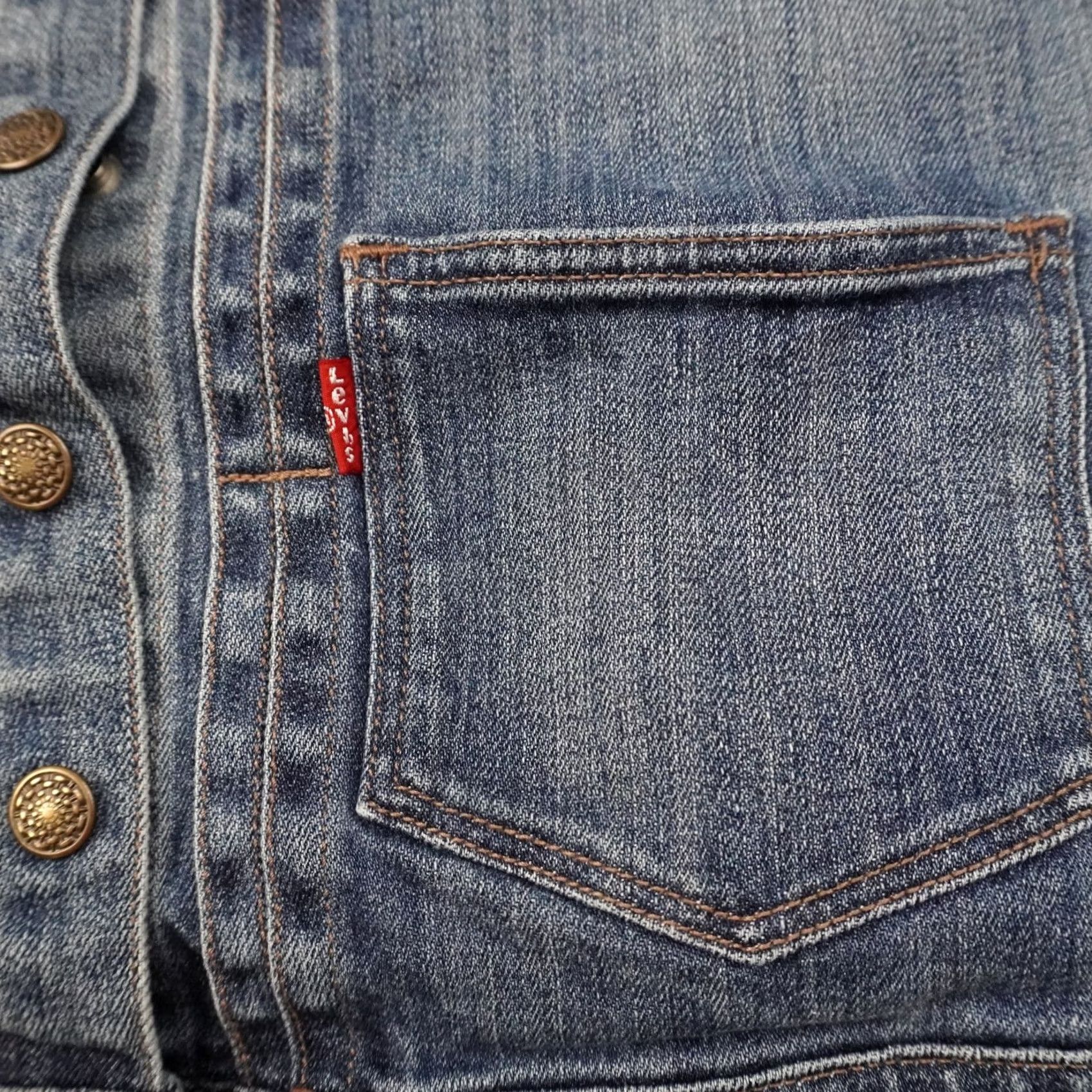 Levi's Levi's Butterfly Womens Large Blue Medium Wash Long Sleeve Denim Snap Jacket Size L / US 10 / IT 46 - 7 Thumbnail