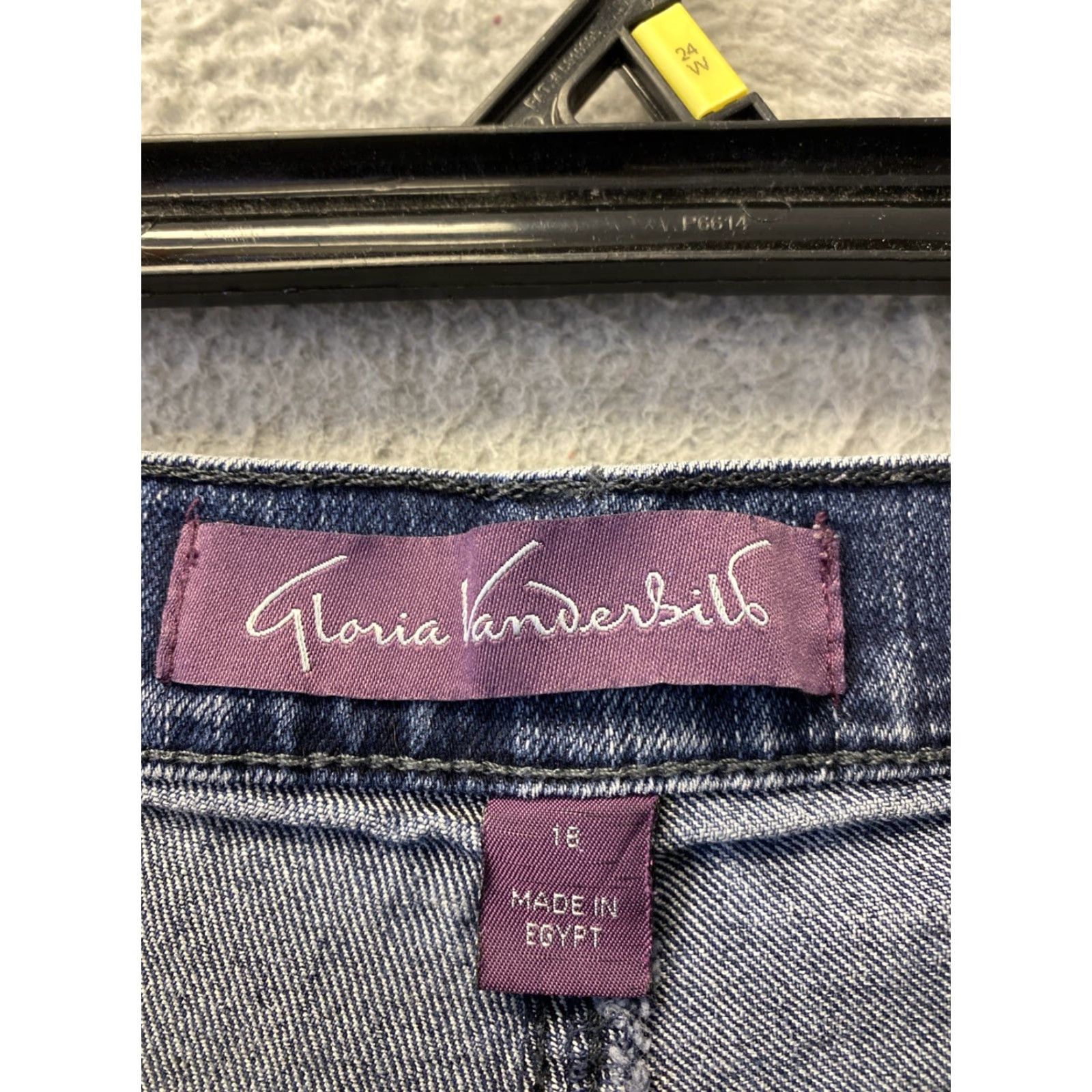 Gloria Vanderbilt Gloria Vanderbilt Amanda Stretch Denim Jeans 18 Ladies' Blue 34x30 16021 Regular Rise Zip Button Closure Inseam 30 Size 40" / US 18 - 3 Thumbnail