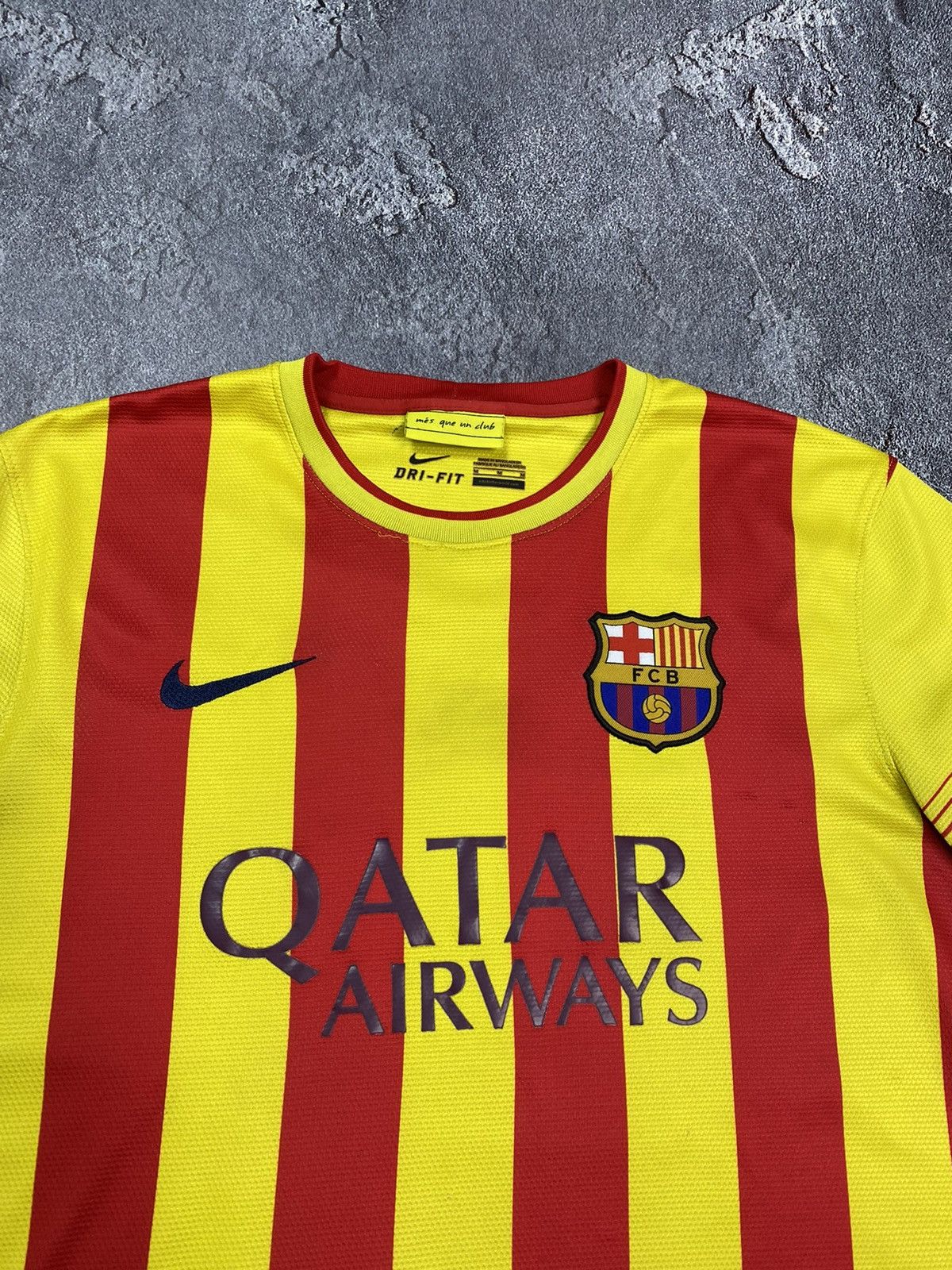 Nike FC Barcelona Nike 2013-2014 Away Jersey Football Kit Soccer Size US M / EU 48-50 / 2 - 8 Thumbnail