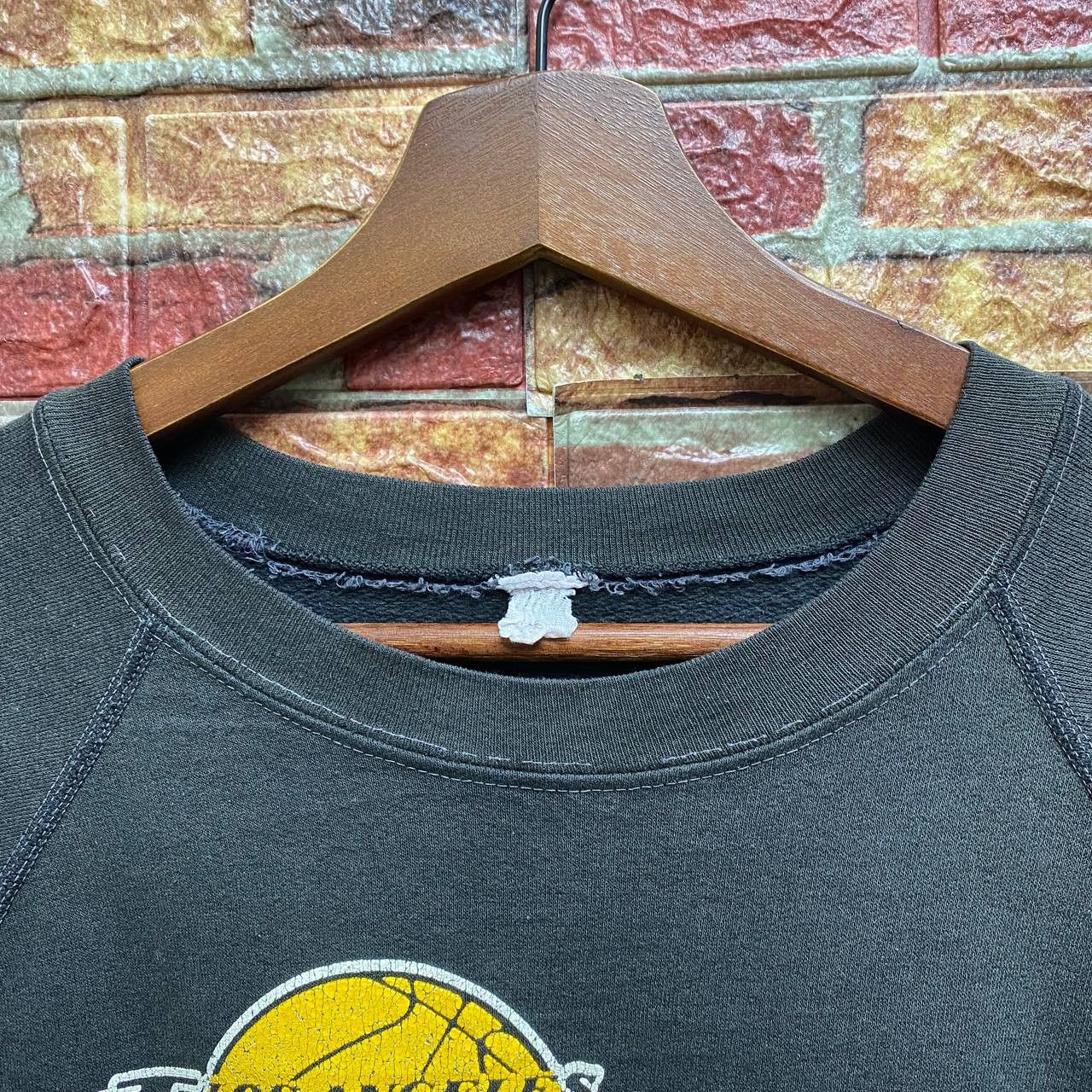 Vintage RARE VINTAGE 70S LAKERS LOS ANGELES FADED BLACK SWEATSHIRT Size US L / EU 52-54 / 3 - 6 Thumbnail