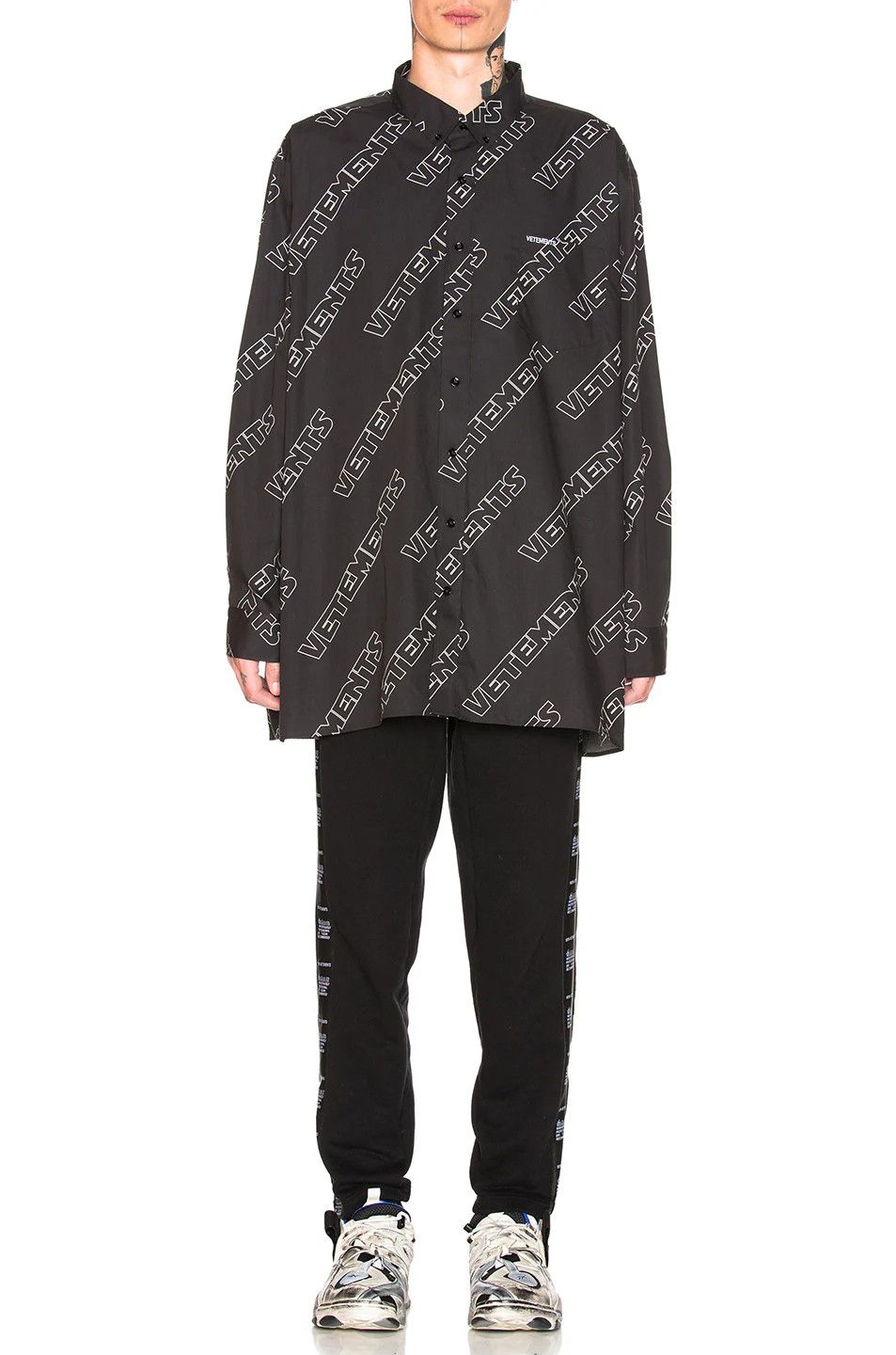 Vetements o1y0924 Logo Button Shirt in Black Size US M / EU 48-50 / 2 - 4 Thumbnail