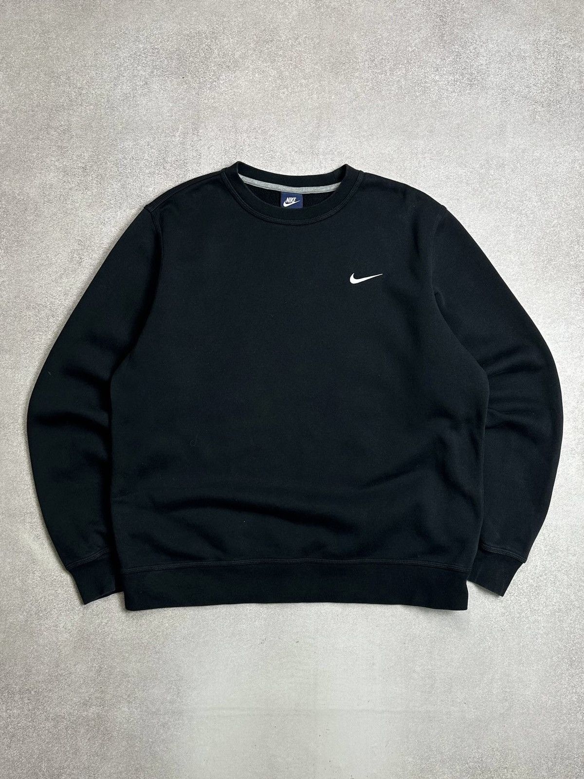 Nike Vintage Nike Retro Swoosh Black Boxy Sweatshirt Rare XL Size US XL / EU 56 / 4 - 1 Thumbnail