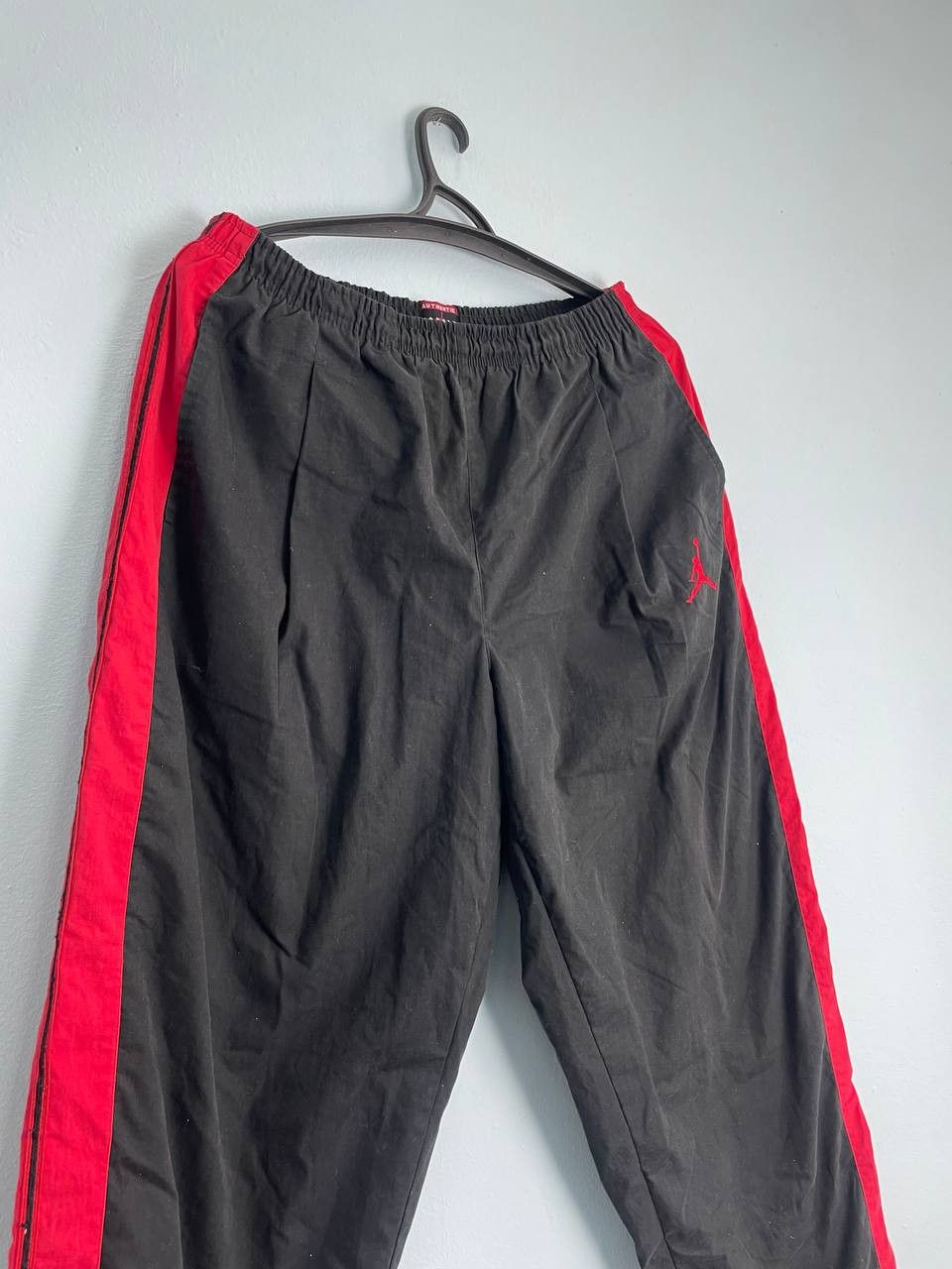 Jordan Brand × Nike 90s Vintage Nike Jordan Rare Tracksuit Pants Black / Red Size US 32 / EU 48 - 9 Thumbnail
