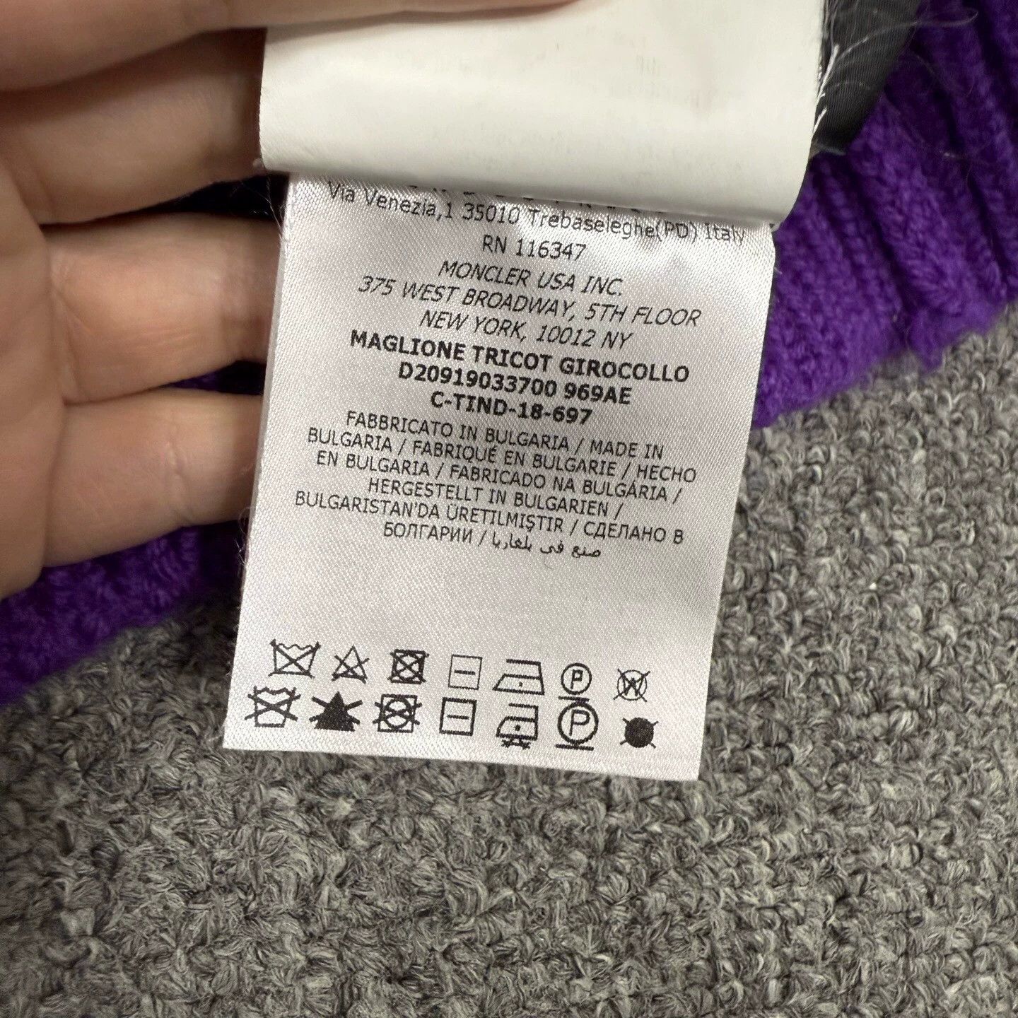Moncler Moncler purple chest logo wool sweater M 99 new Size M / US 6-8 / IT 42-44 - 4 Thumbnail
