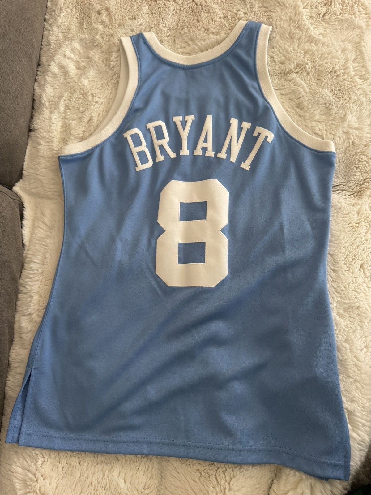 NBA Lakers Kobe Bryant jersey Size US M / EU 48-50 / 2 - 2 Thumbnail