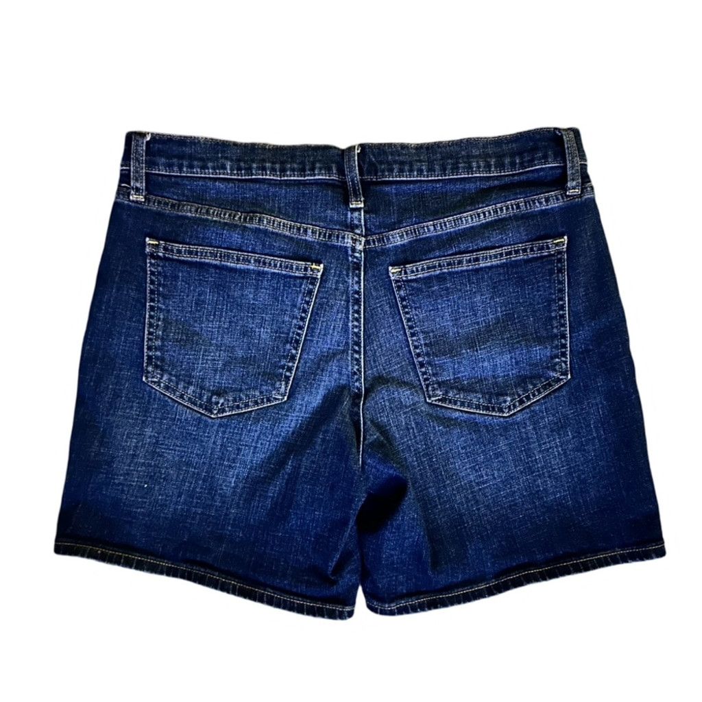 Gap GAP Women’s Jean 5” Short Mid-Rise Blue Size 30 or 10R. Size 42" / US 20 - 5 Thumbnail