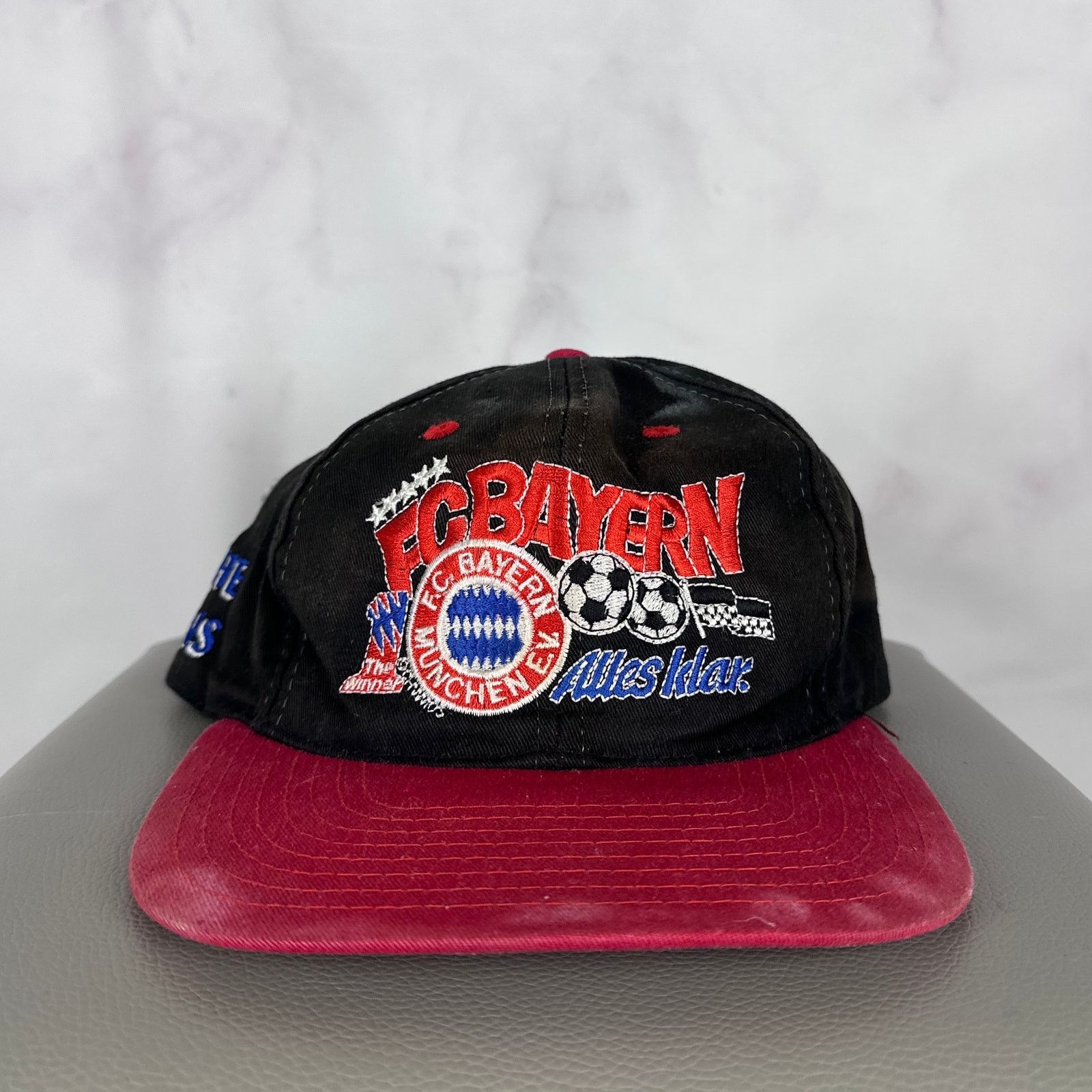 Vintage Vintage FC Bayern Munchen SnapBack Hat Size ONE SIZE - 1 Thumbnail