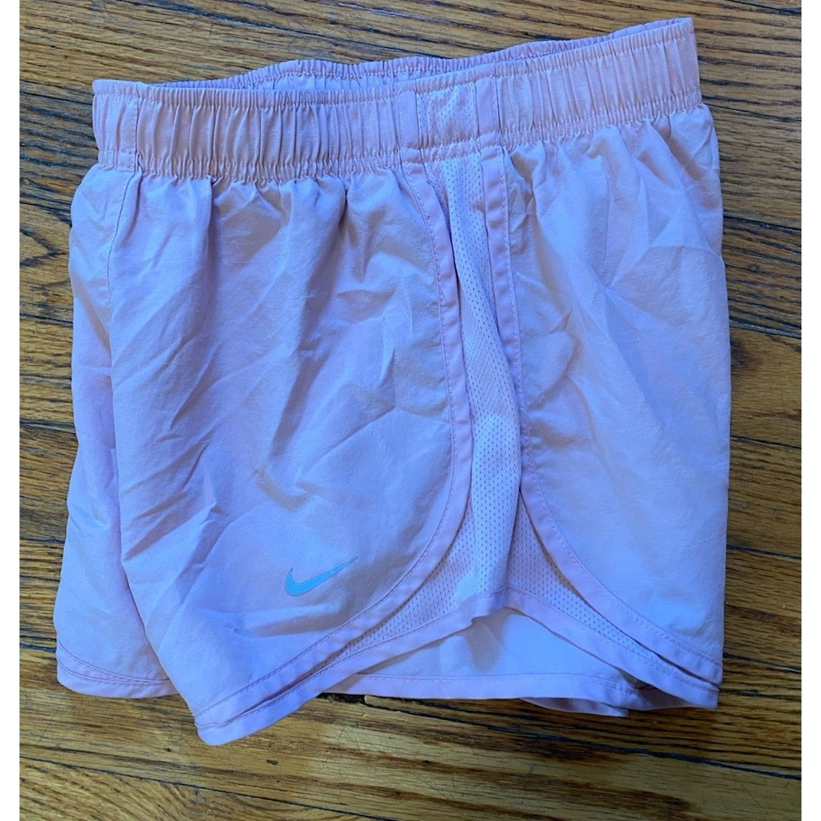 Nike Nike Athletic Shorts Women’s XS Pink Size 25" / US 0 / IT 36 - 1 Thumbnail