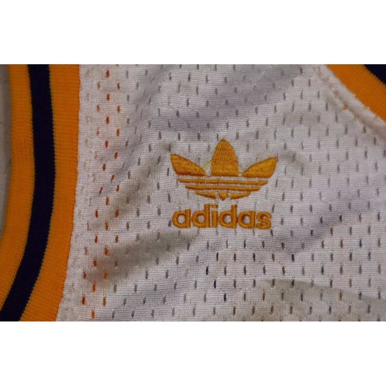 Adidas Hardwood Classics Los on sale Angeles Lakers Jersey 32 Magic Johnson SZ XL