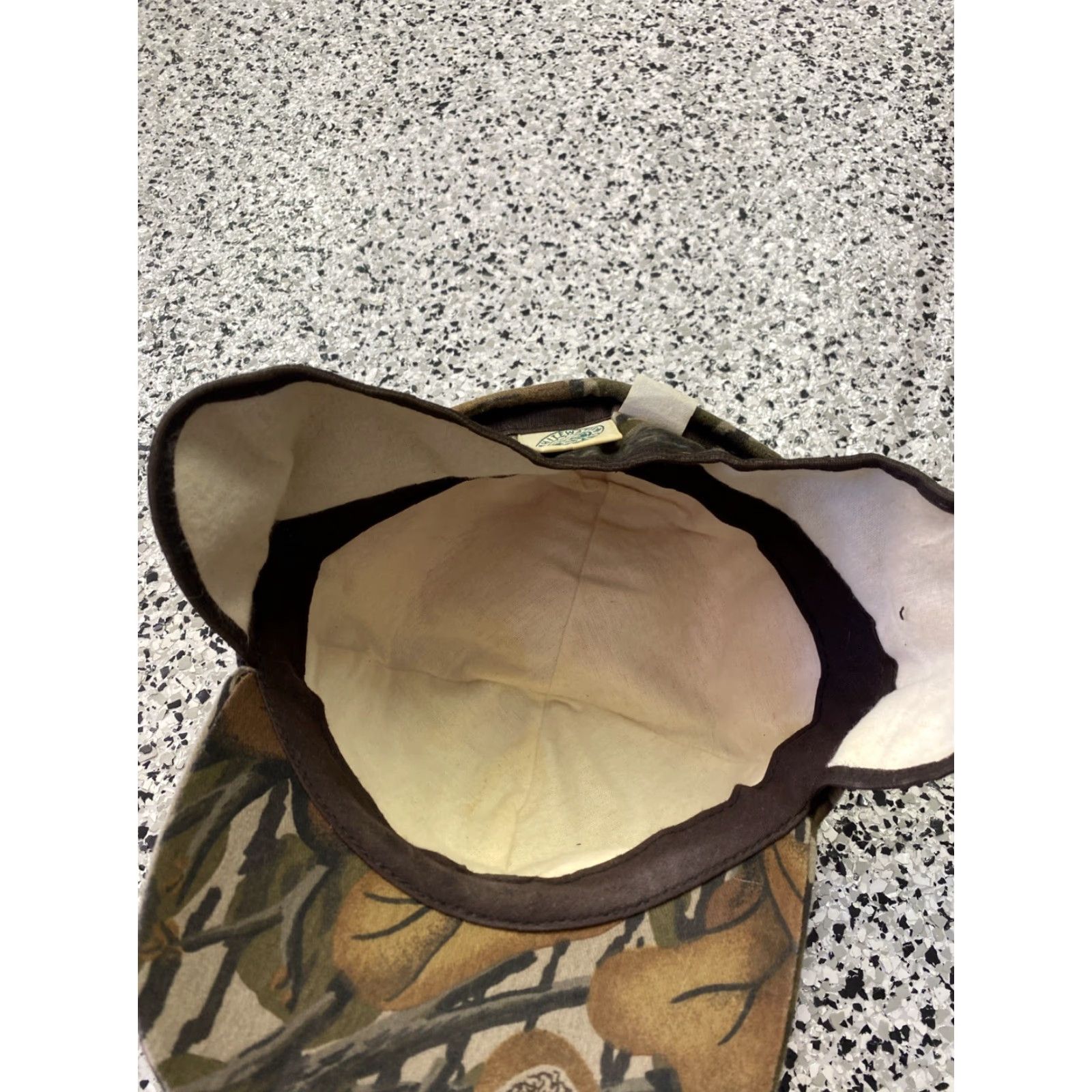 Vintage VINTAGE Mossy Oak Insulated Camo Hat Ear Flaps Hunting Reversible Orange Mens One Size Green Camouflage Baseball Cap Outdoor Winter Fall Size ONE SIZE - 3 Thumbnail
