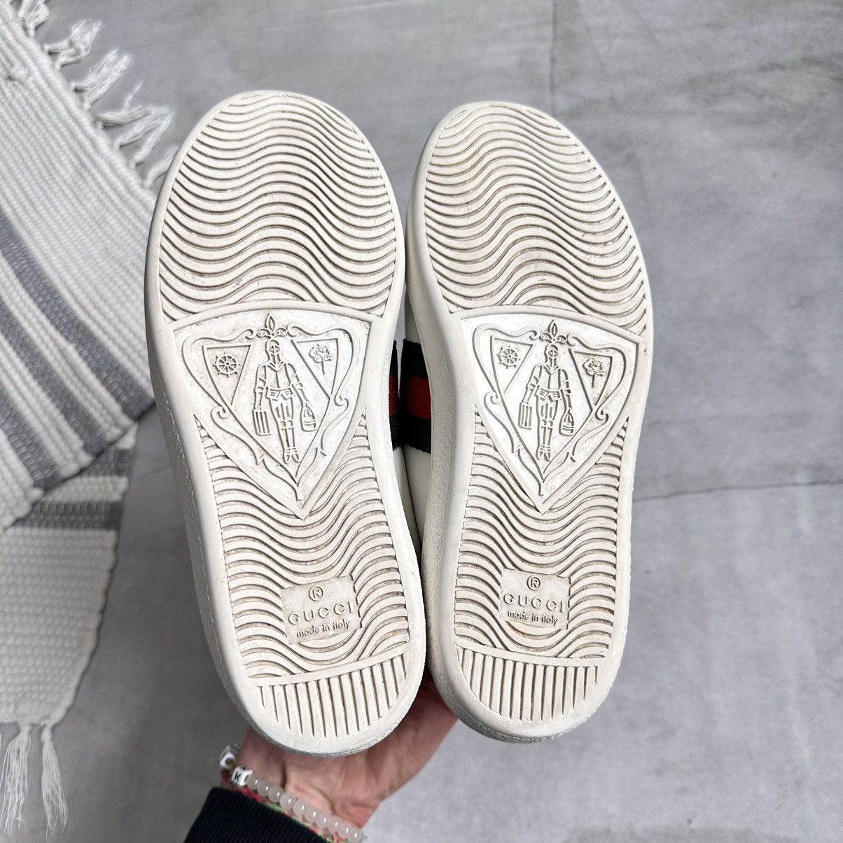 Gucci Gucci Ace Bee Leather Low Sneakers Shoes Size US 6 / IT 36 - 17 Thumbnail