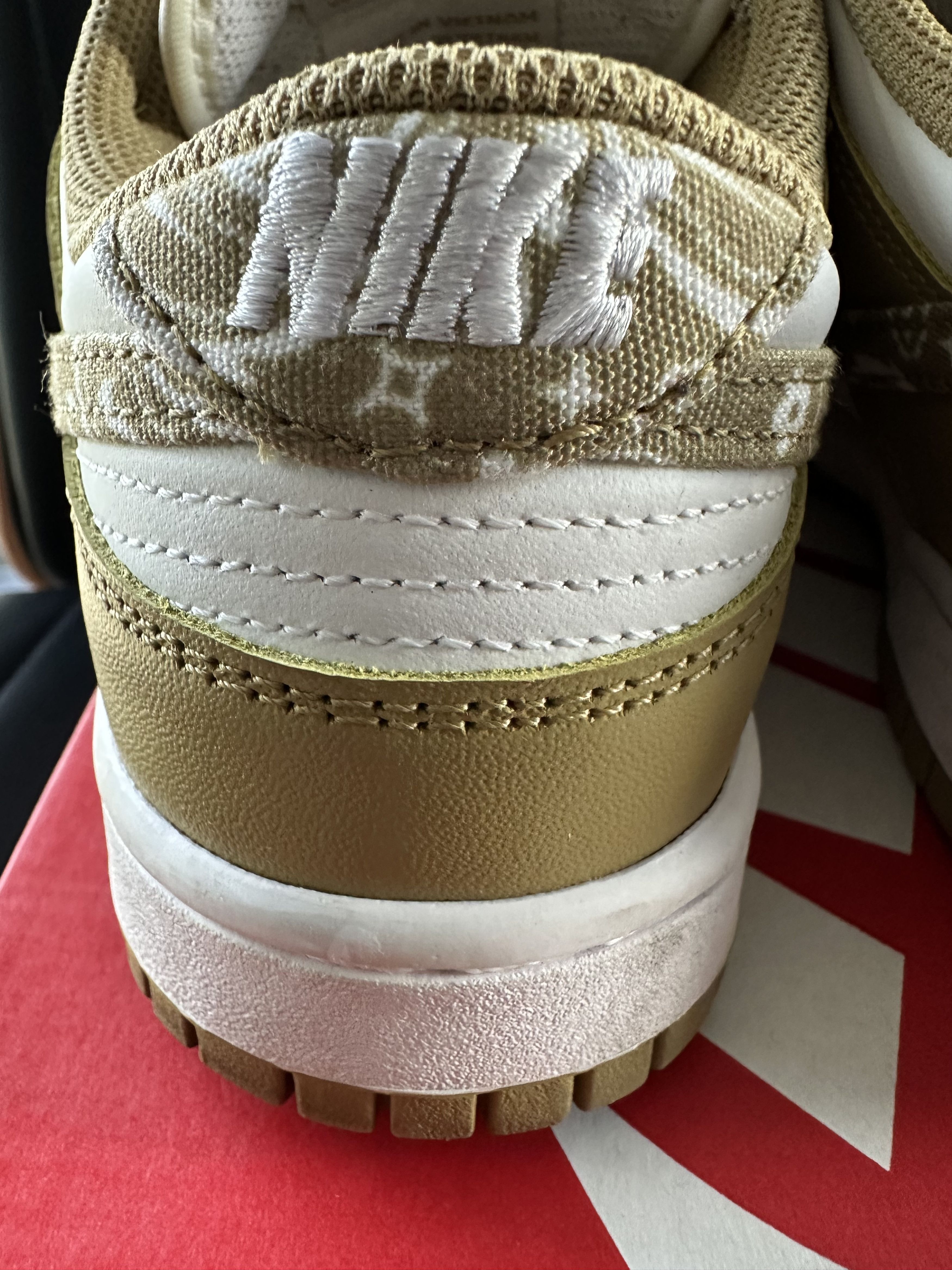 Nike PREOWNED WMNS NIKE DUNK LOW ESS "PAISLEY PACK BARLEY" Size US 7.5 / IT 37.5 - 12 Thumbnail