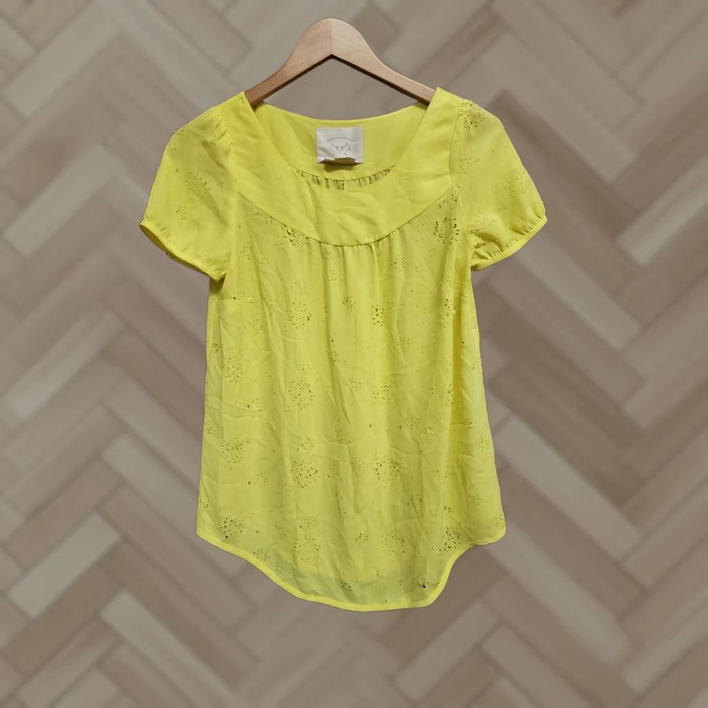 Anthropologie Vanessa Virginia Anthropologie Top Womens L Yellow Sheer Floral Peasant Shirt Blouse Knit Polyester Crew Neck Short Sleeve Casual, Regular, Vintage? Size L / US 10 / IT 46 - 1 Thumbnail