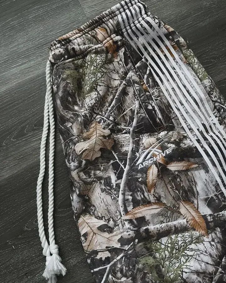 Japanese Brand Drawstring 🍁 Camouflage Elastic Waist Baggy Sweatpants Size US 30 / EU 46 - 4 Thumbnail