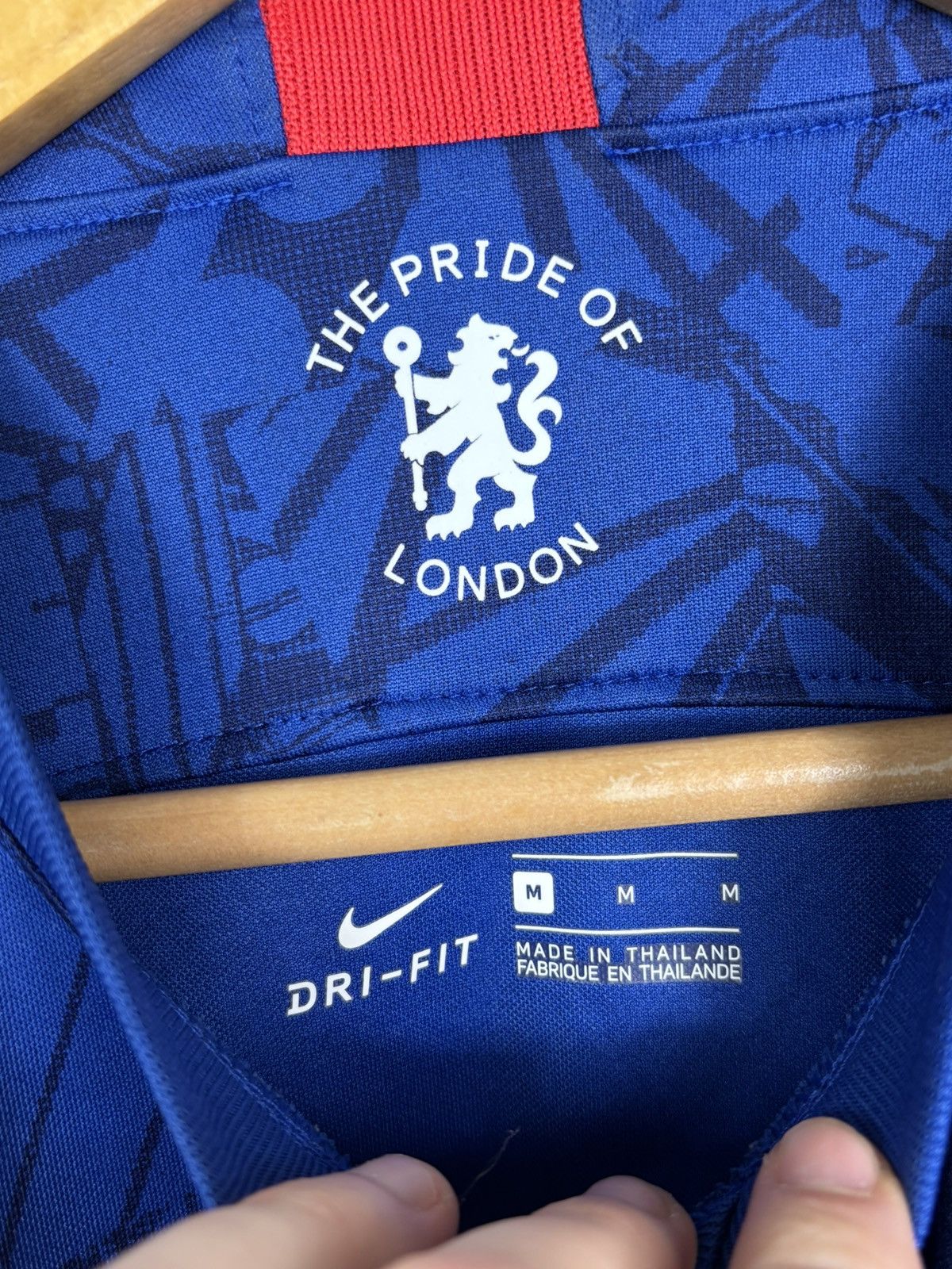 Nike CHELSEA 2019 2020 HOME FOOTBALL SHIRT SOCCER JERSEY NIKE Size US M / EU 48-50 / 2 - 7 Thumbnail