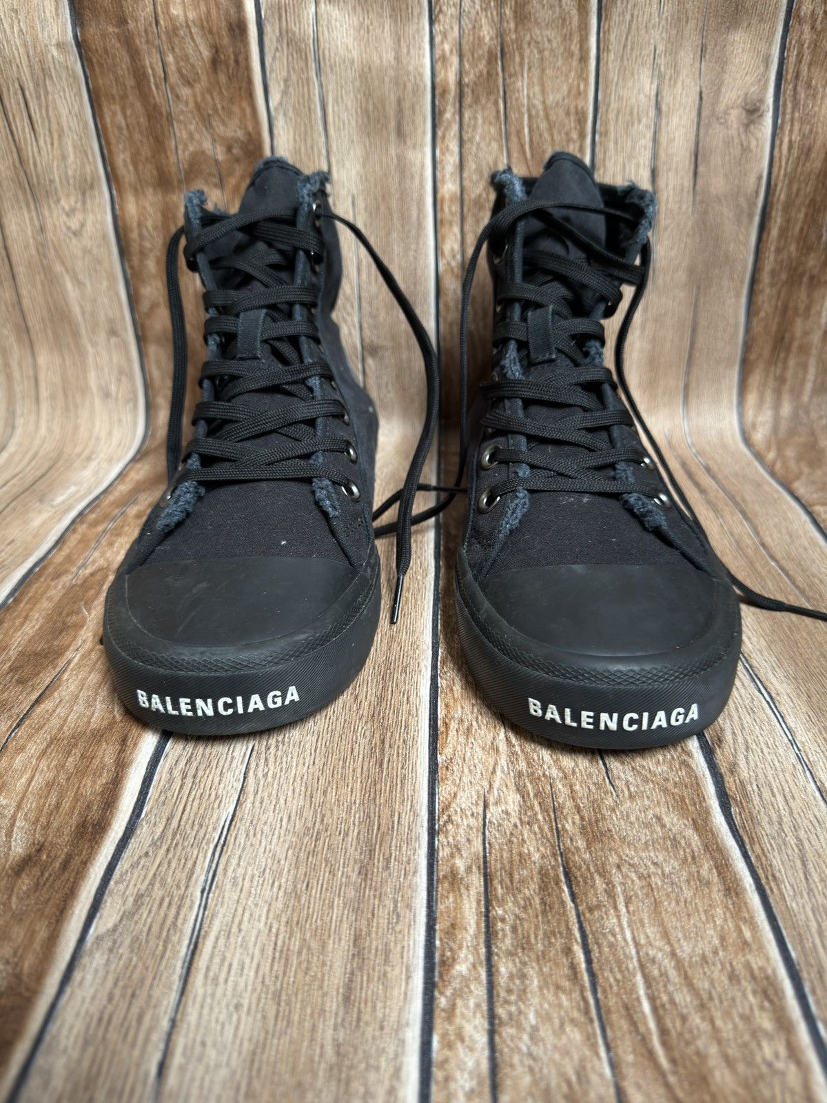 Balenciaga 🕷️🔥🔥distresa paris sneaker Size US 8 / EU 41 - 1 Thumbnail