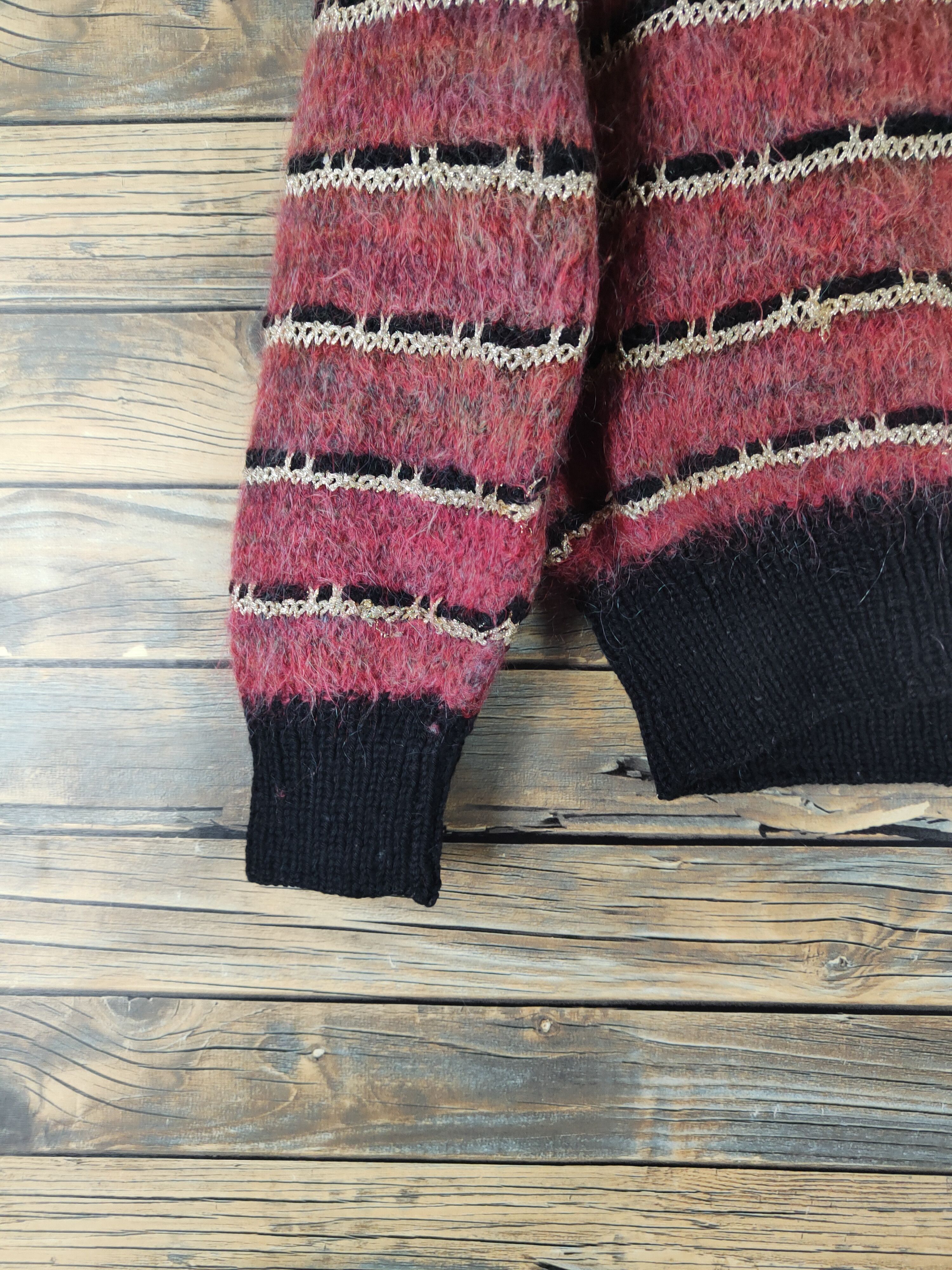 Aran Isles Knitwear Japanese Brand Red Wool Knitwear Crop Tops #W1769 Size S / US 4 / IT 40 - 4 Thumbnail