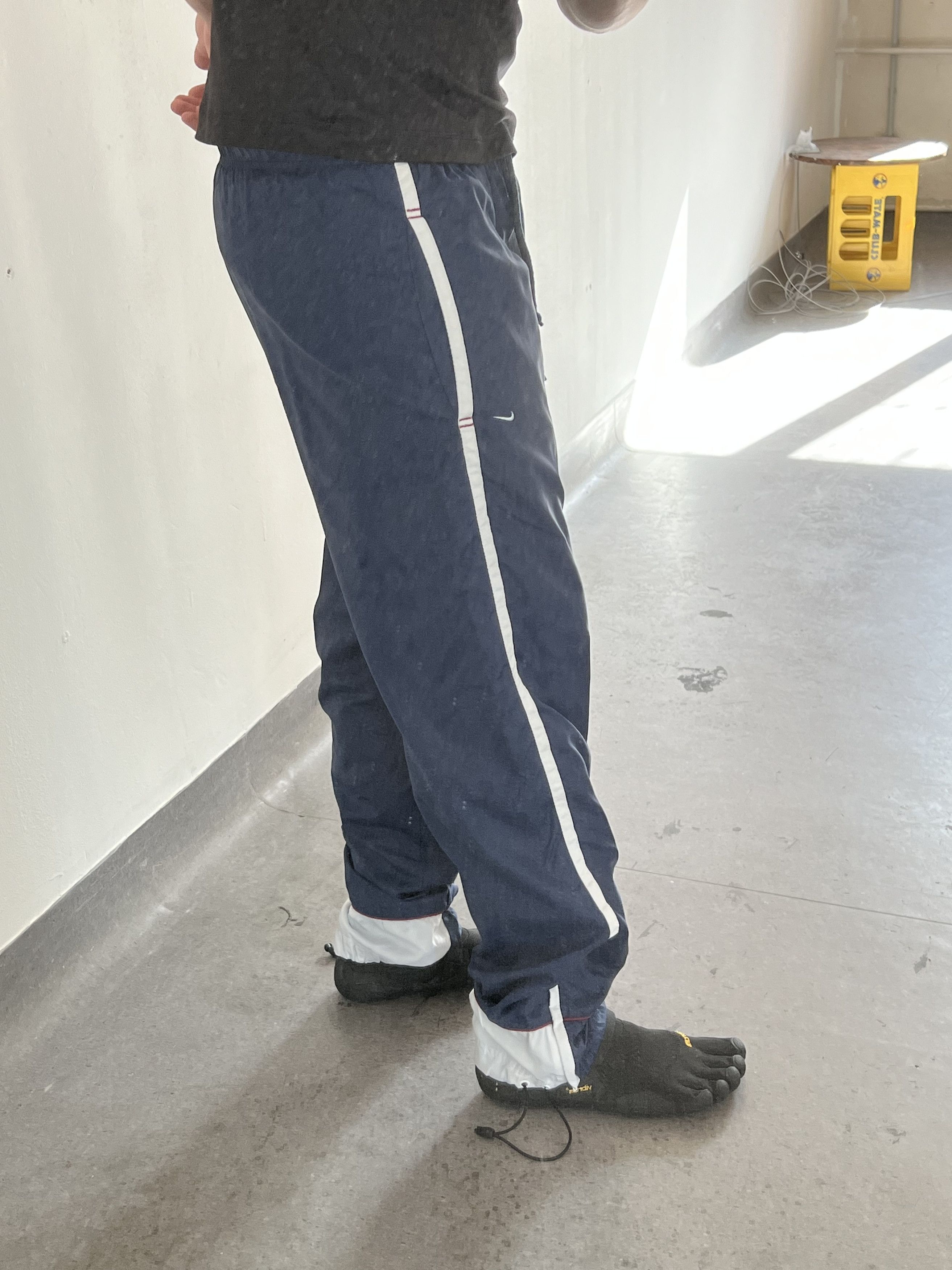 Nike Nike Nylon Baggie Sport Pants 1990s Size US 36 / EU 52 - 4 Thumbnail