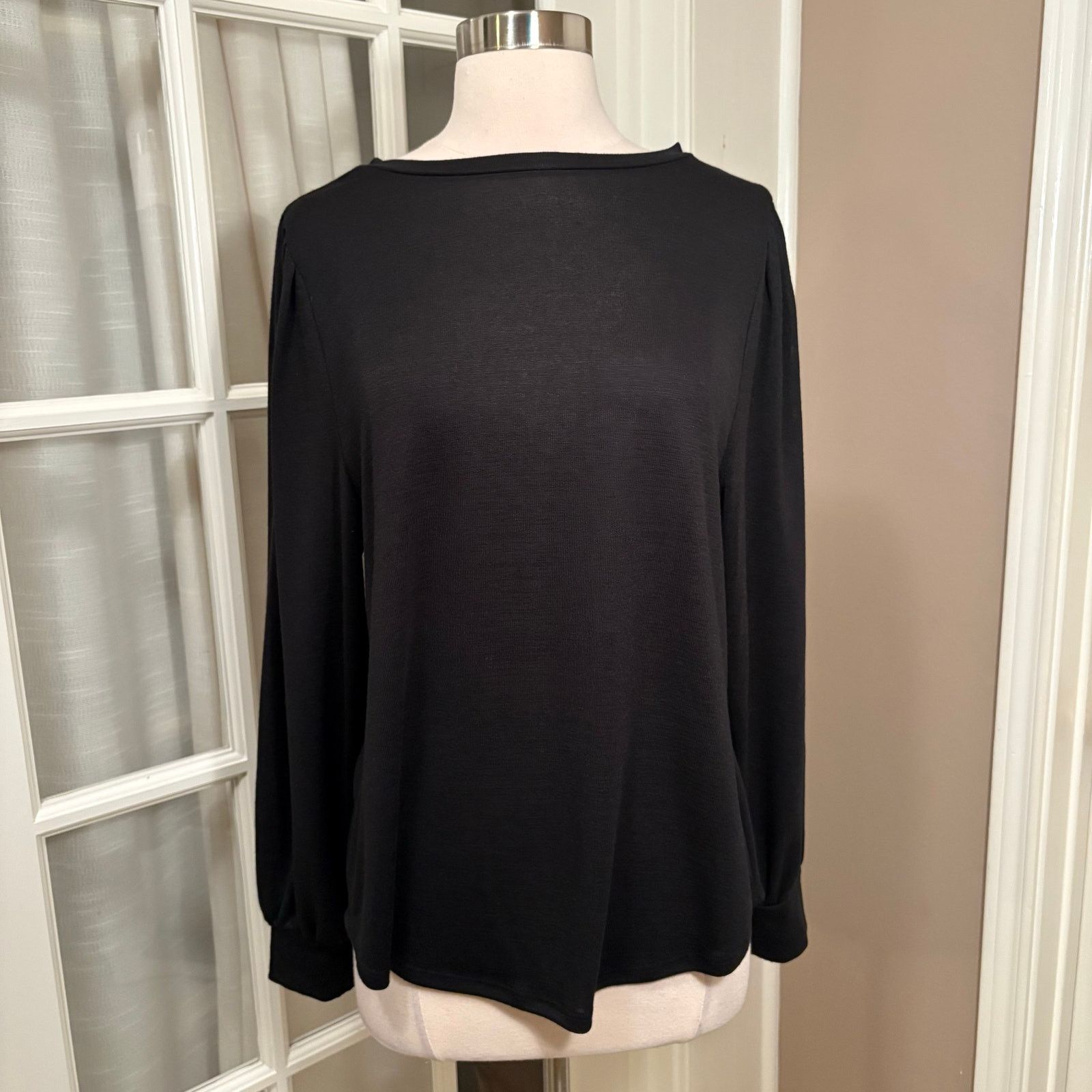 Banana Republic Banana Republic Luxespun Black Long Sleeve Pleated Shoulder Size M / US 6-8 / IT 42-44 - 1 Thumbnail