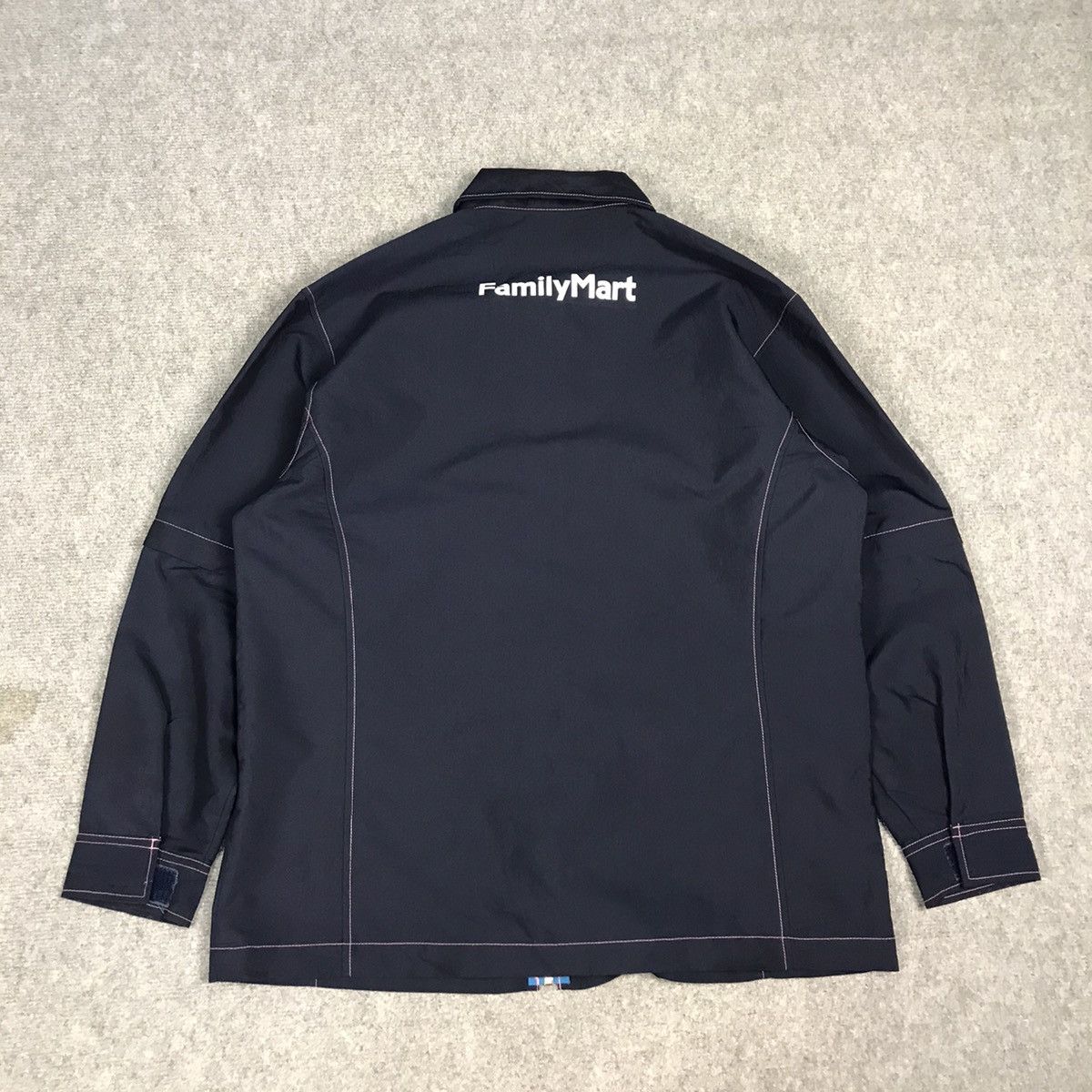 Japanese Brand Vintage Family Mart zipper jacket Size US M / EU 48-50 / 2 - 7 Thumbnail