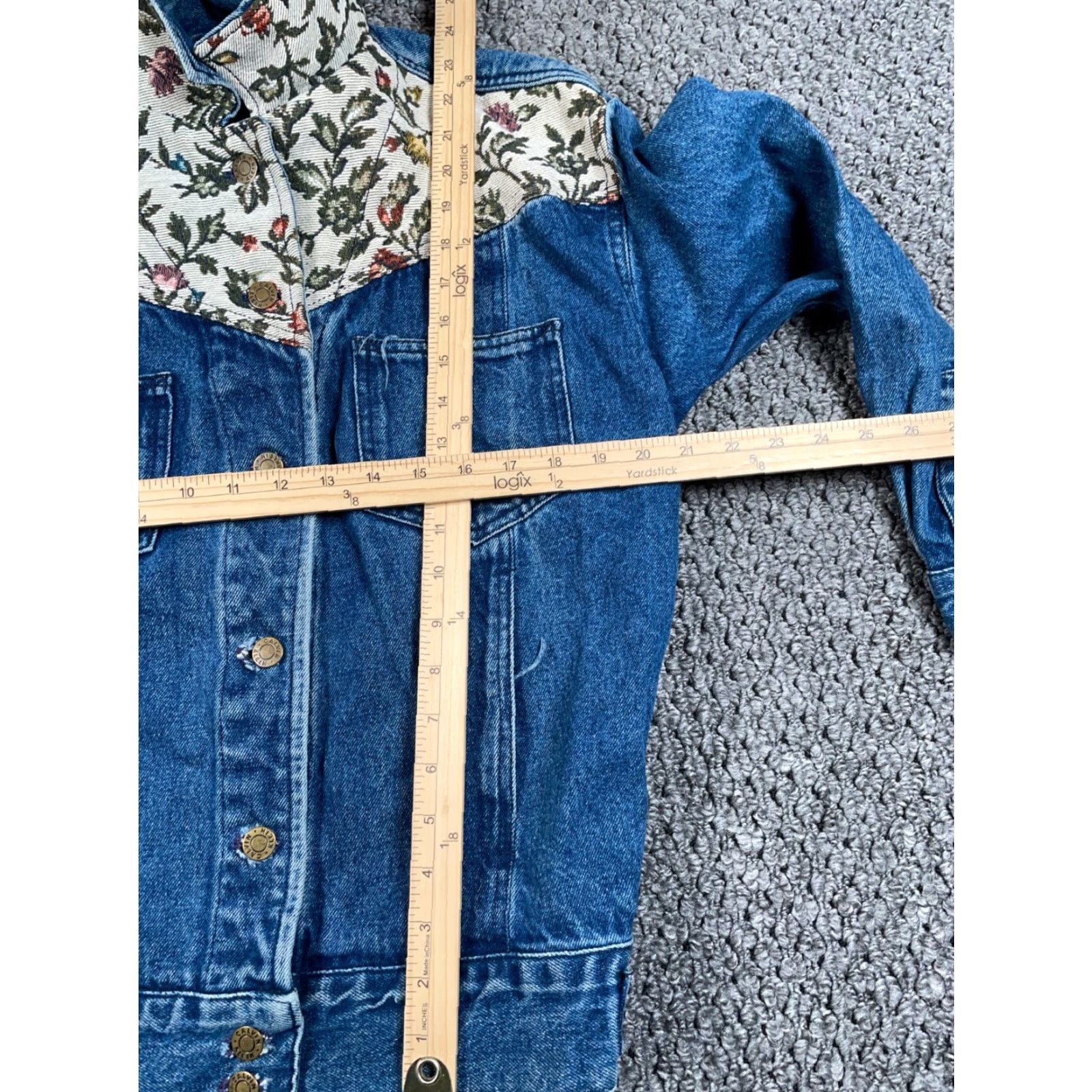 Calvin Klein VINTAGE Calvin Klein Floral Tapestry Jean Jacket Women Small Blue Denim USA Tag Size 28" / US 6 / IT 42 - 5 Thumbnail