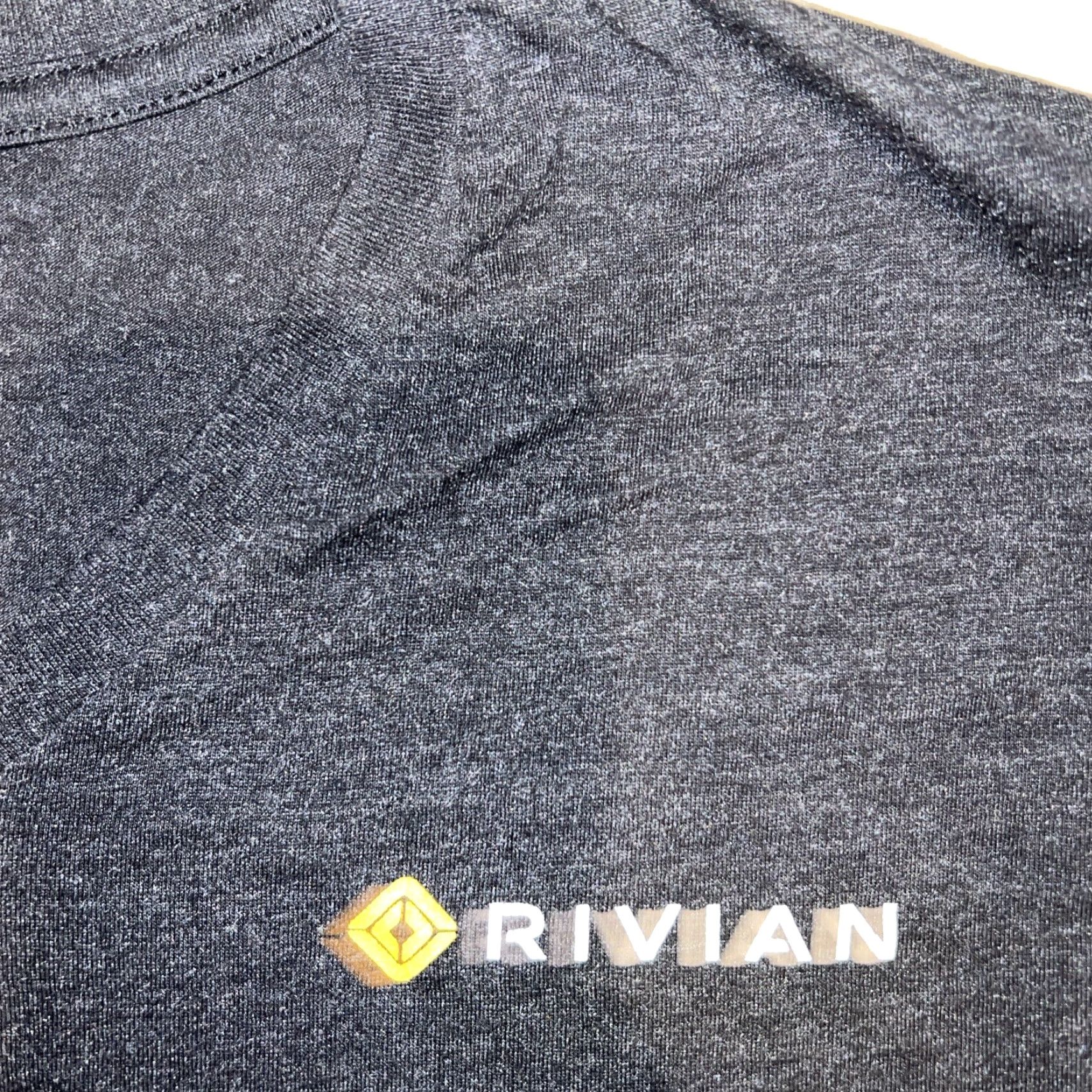 Logo 7 VINTAGE Rivian E-truck Shirt Unbranded L Gray Logo V-Neck Unisex Adults Large Size US L / EU 52-54 / 3 - 2 Thumbnail