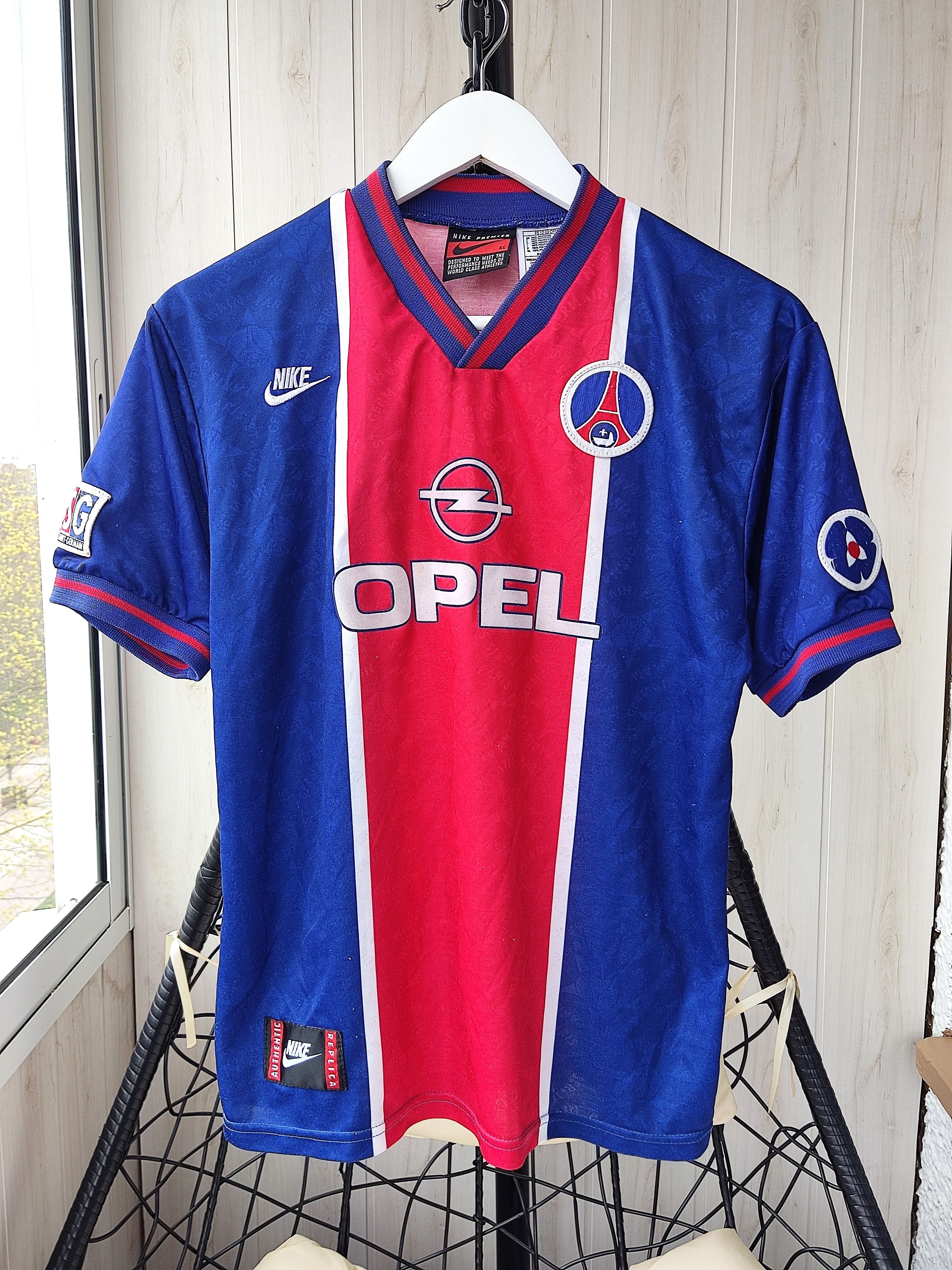 image of Vintage Nike Paris Saint Germain 1995/96 Home Jersey in Blue, Men's (Size Medium)