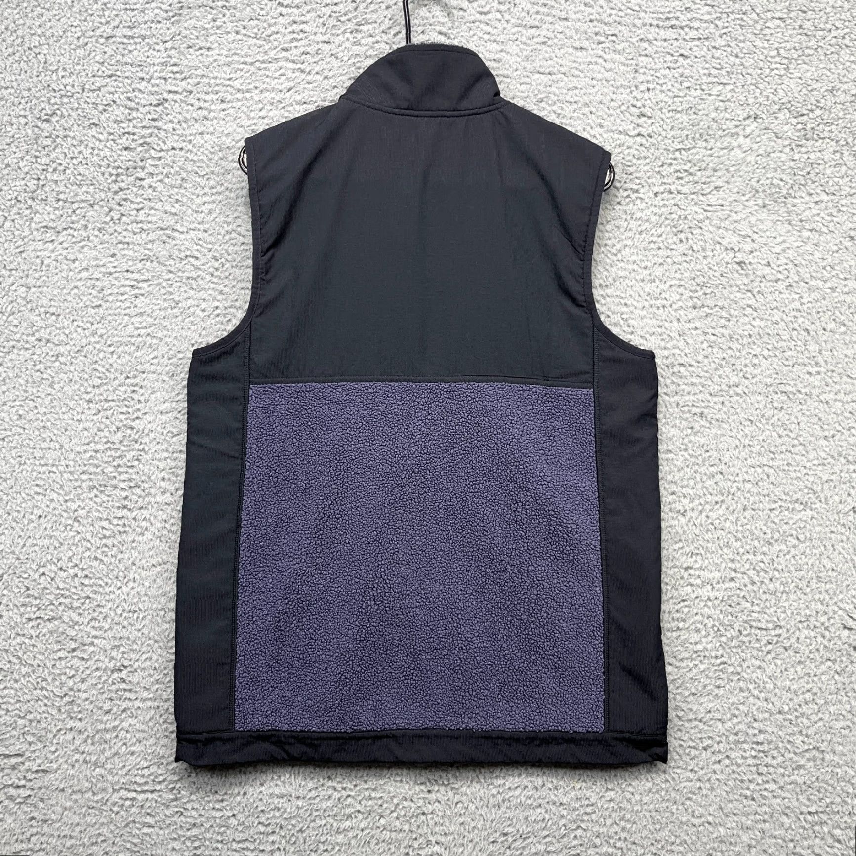 Under Armour Under Armour Mission Boucle Vest Mens M Purple Outer Shell Pockets Zip Mid-Length Vest Size US M / EU 48-50 / 2 - 5 Thumbnail