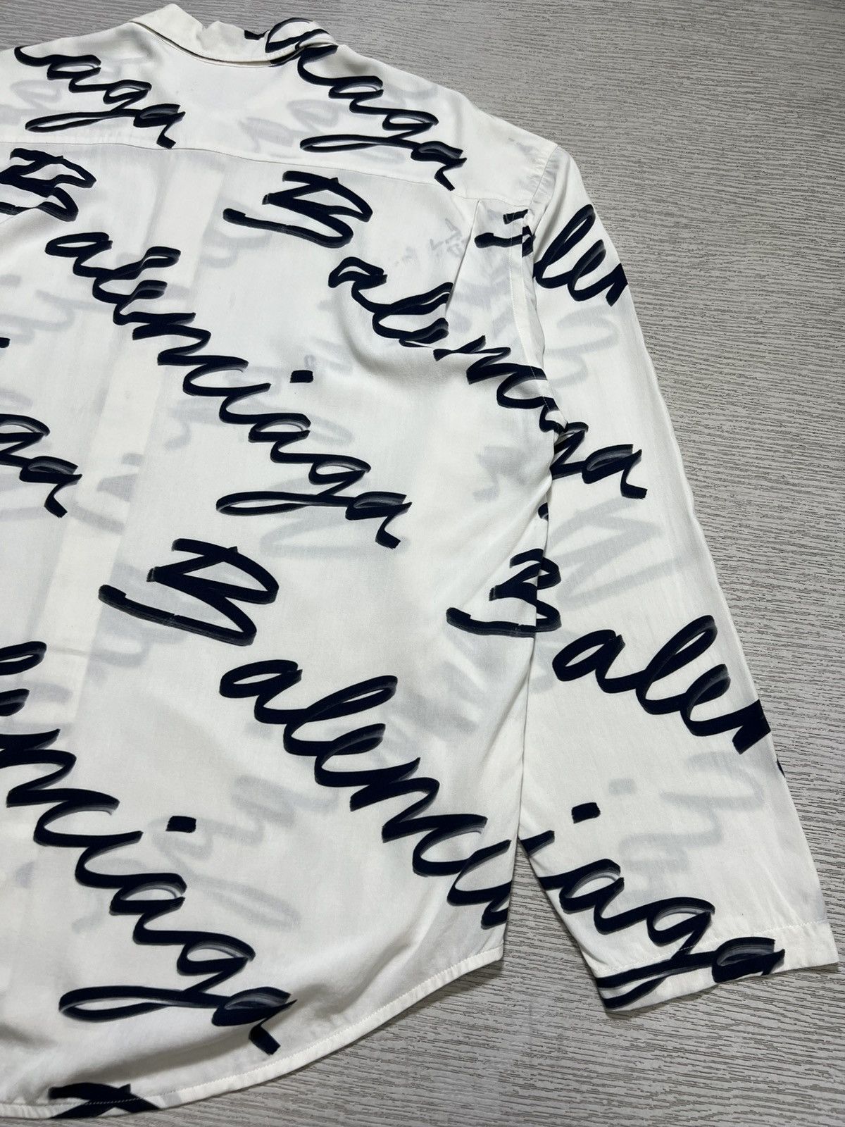 Balenciaga Balenciaga - Scribble Logo Button Up Longsleeve Shirt Size US S / EU 44-46 / 1 - 13 Thumbnail
