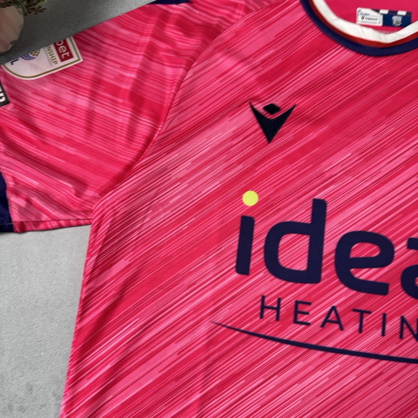 Macron West Bromwich Albion 2025-2026 Pink Soccer Jersey Size XL Size US XL / EU 56 / 4 - 8 Thumbnail