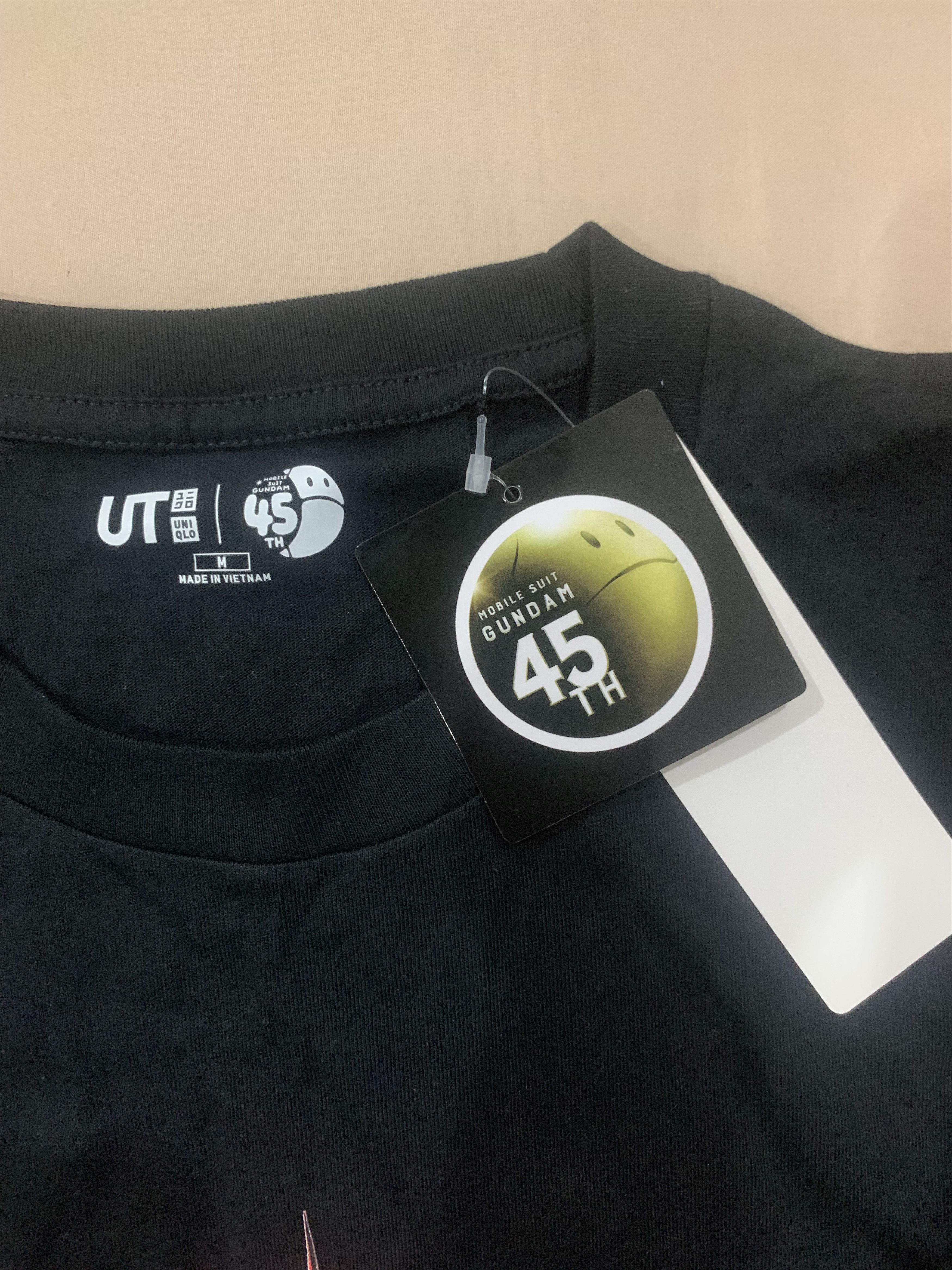 Japanese Brand Gundam x Uniqlo T-Shirt Size US M / EU 48-50 / 2 - 4 Thumbnail