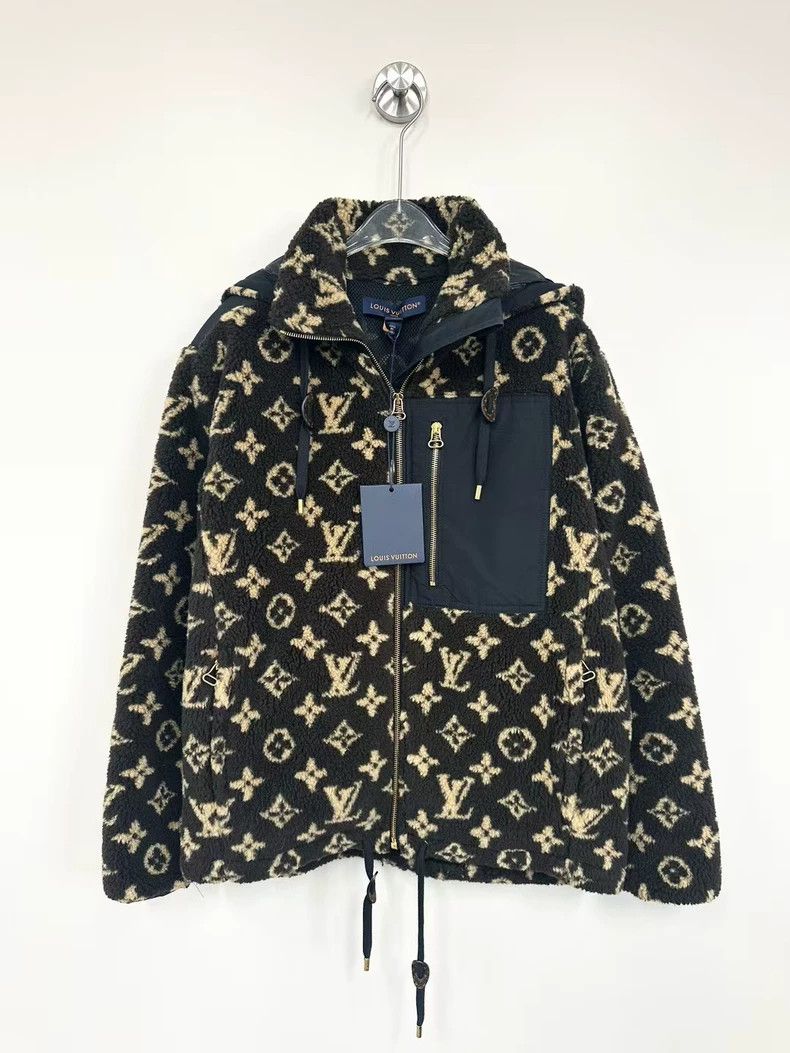Louis Vuitton Louis Vuitton New presbyopic logo teddy lambswool zip-up h Size XS / US 0-2 / IT 36-38 - 1 Thumbnail