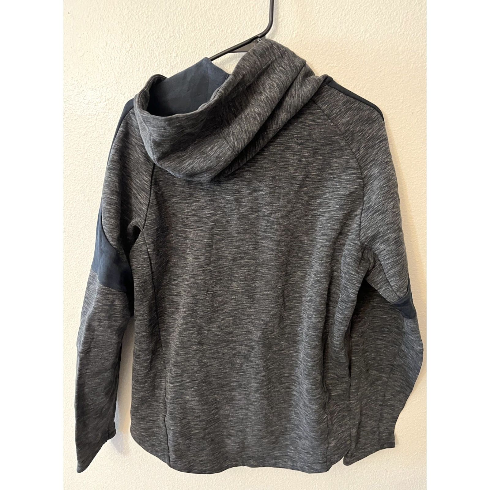 Puma Puma Evostripe Full Zip Hoodie Jacket Women's M Grey & Black Hoodie Full Zip Womens Puma Evostripe Jacket M Grey & Black Size M / US 6-8 / IT 42-44 - 2 Thumbnail
