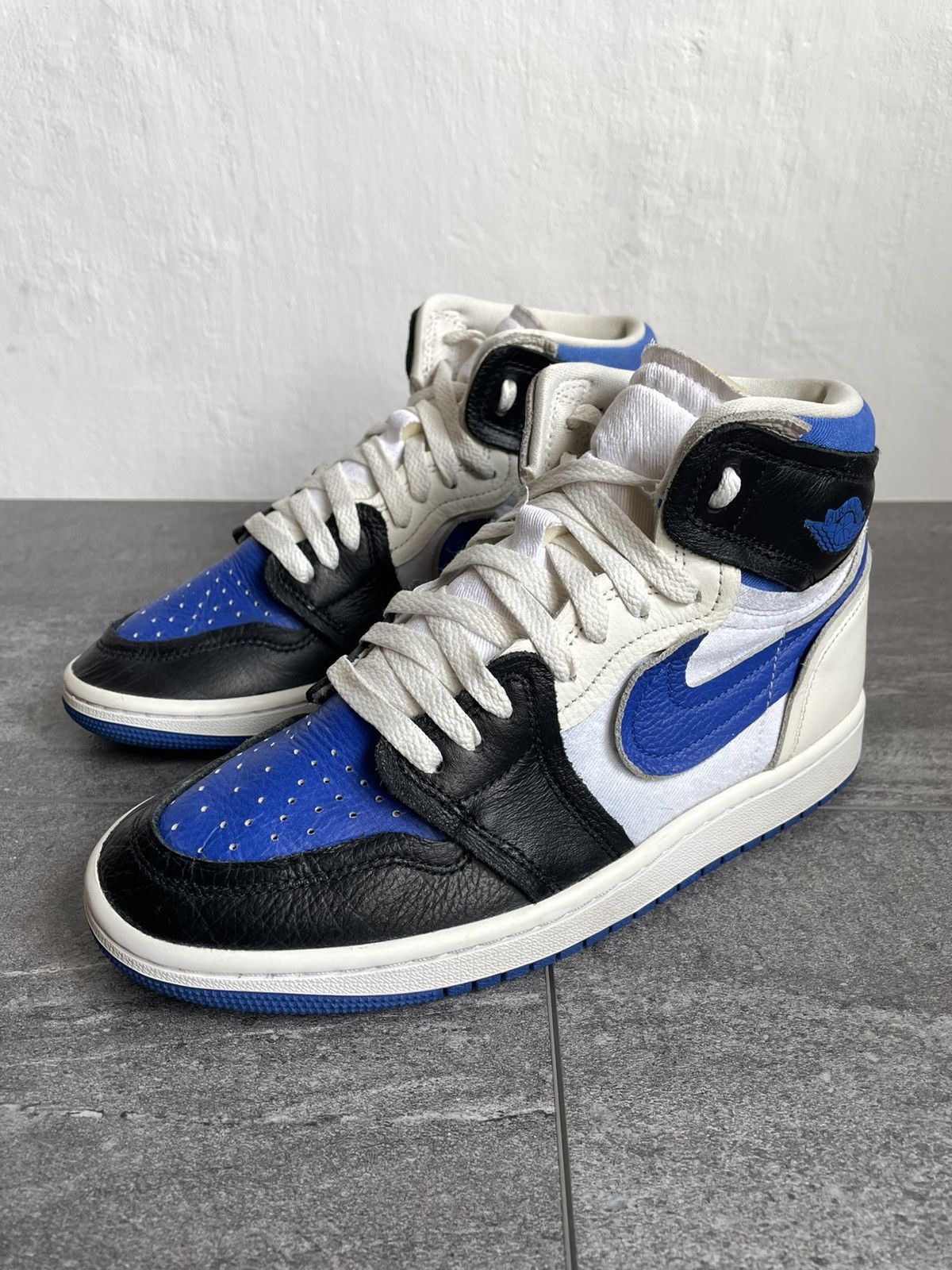Nike Nike Air Jordan 1 High OG Royal Toe Blue BlackWhite Sneakers Size US 8 / IT 38 - 1 Thumbnail