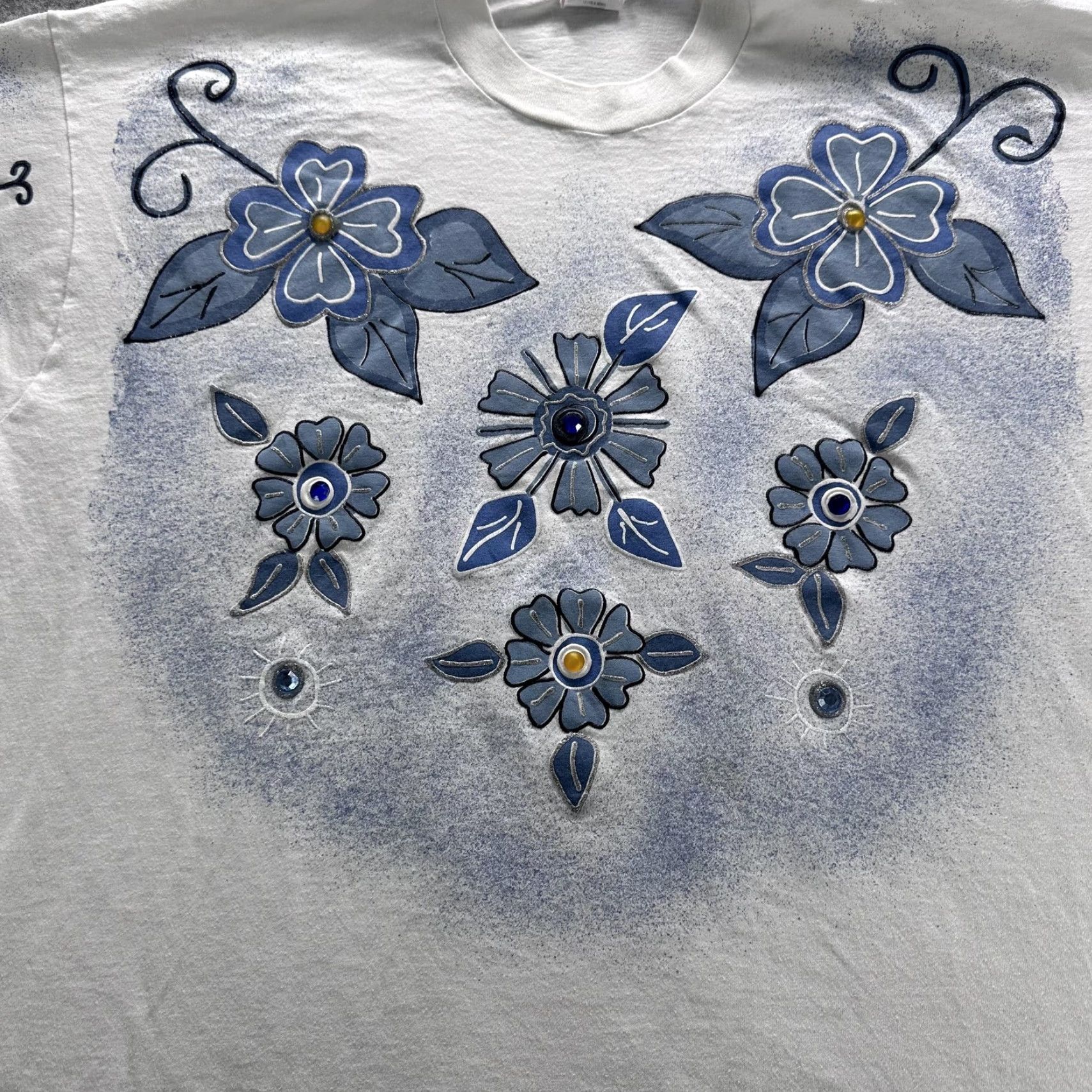 Vintage Wetpaint Shirt Mens XL White Floral Hand-Painted Short Sleeve Tee Size US XL / EU 56 / 4 - 2 Thumbnail