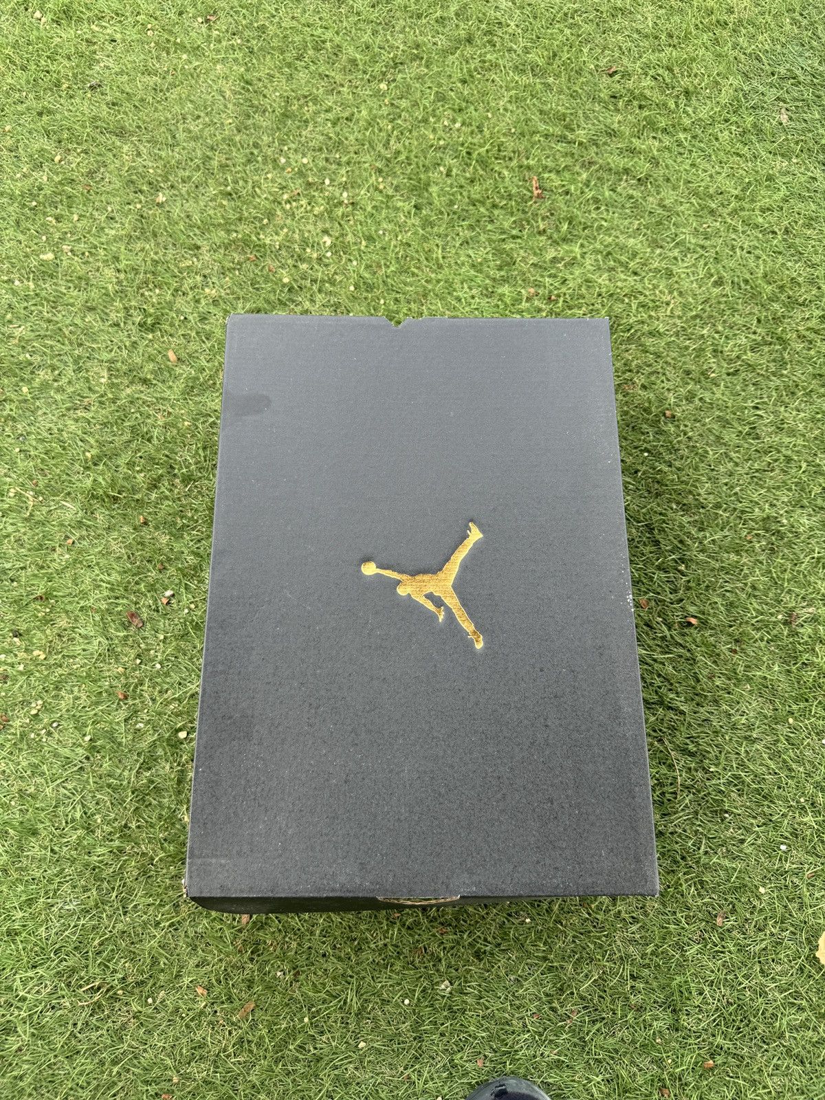 Nike NIKE AIR JORDAN 1 MID RETRO SNEAKERS Size US 10 / EU 43 - 12 Thumbnail