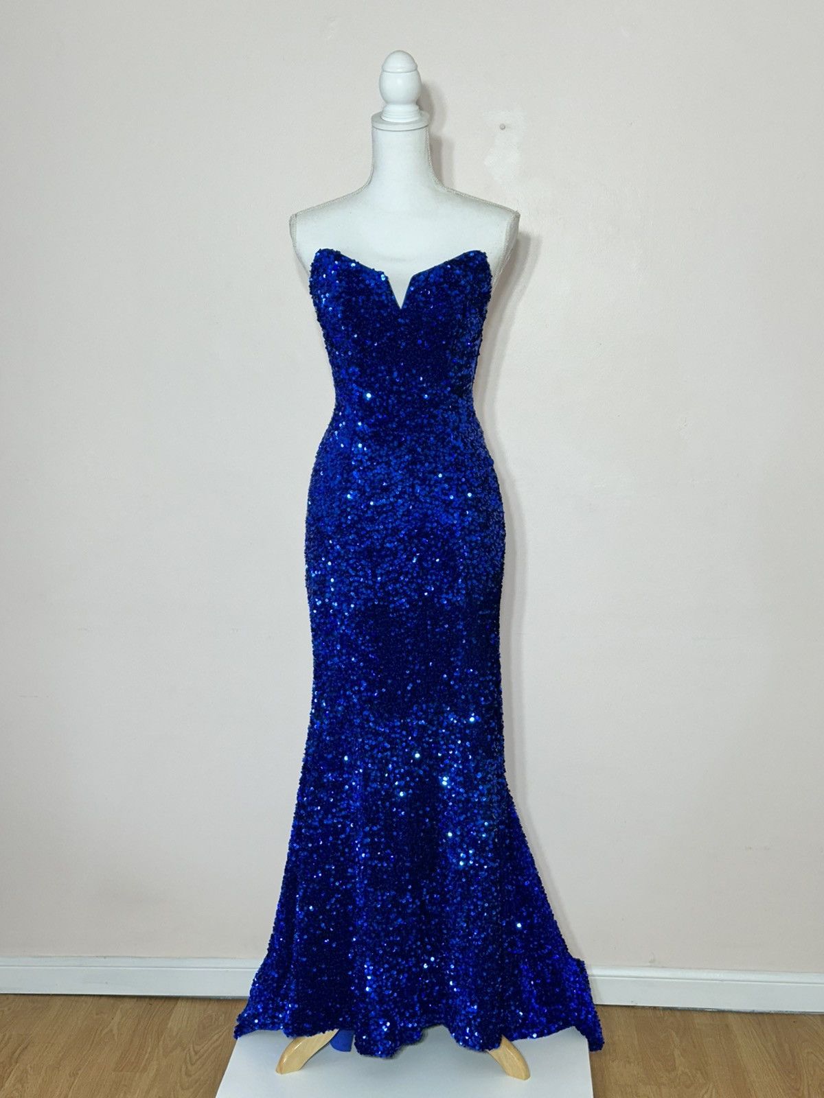 Designer × Vintage Cinderella Devine Navy Sequined Gown Size S / US 4 / IT 40 - 1 Thumbnail