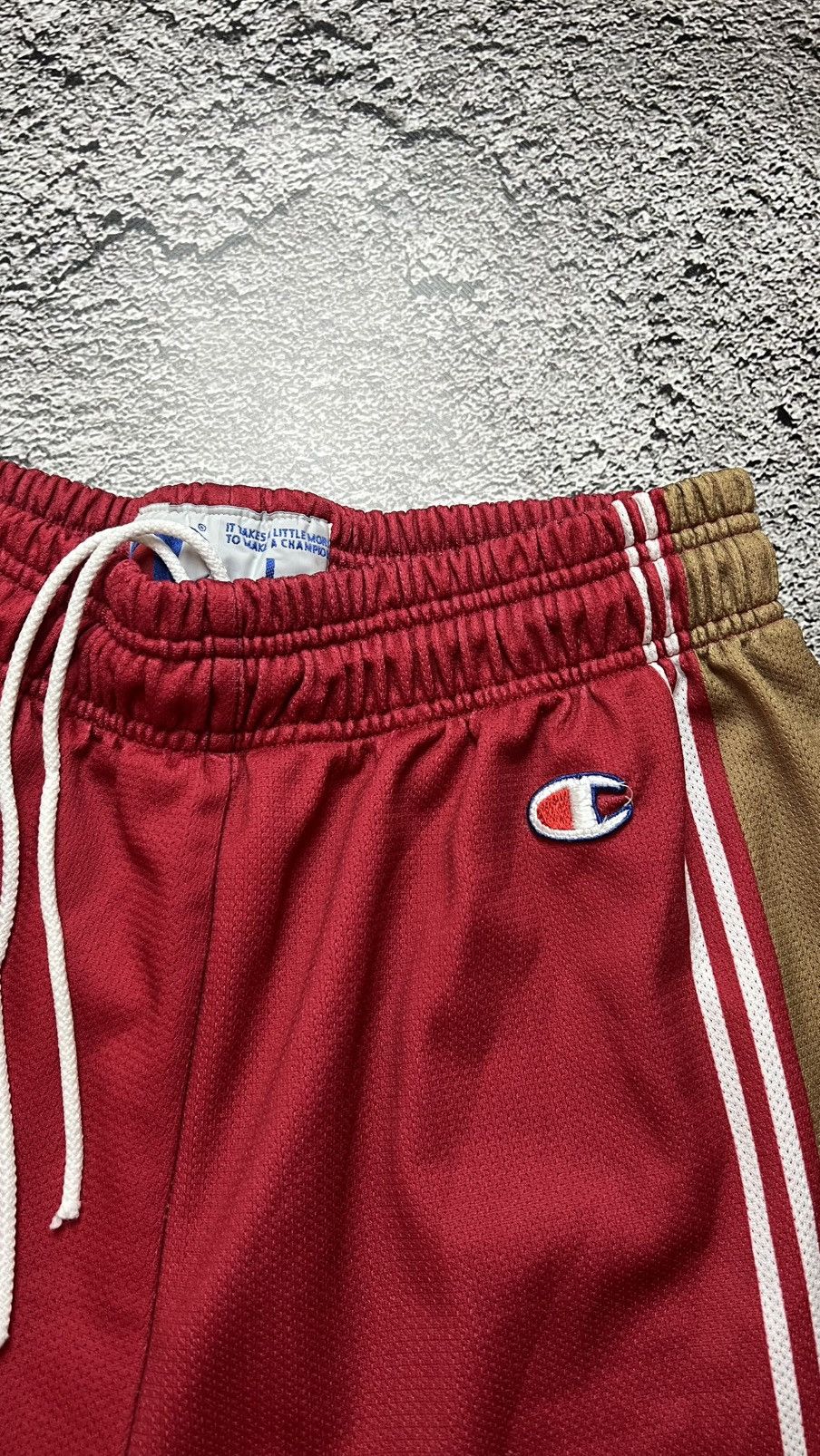 Champion VTG 90’s Cleveland Cavaliers NBA champion shorts Size US 34 / EU 50 - 2 Thumbnail