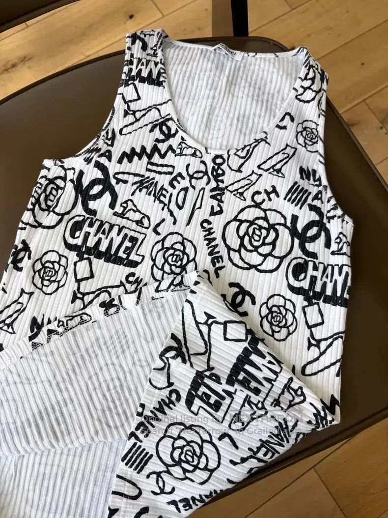 Chanel Chanel Black and white logo camellia graffiti print vest Size XS / US 0-2 / IT 36-38 - 5 Thumbnail
