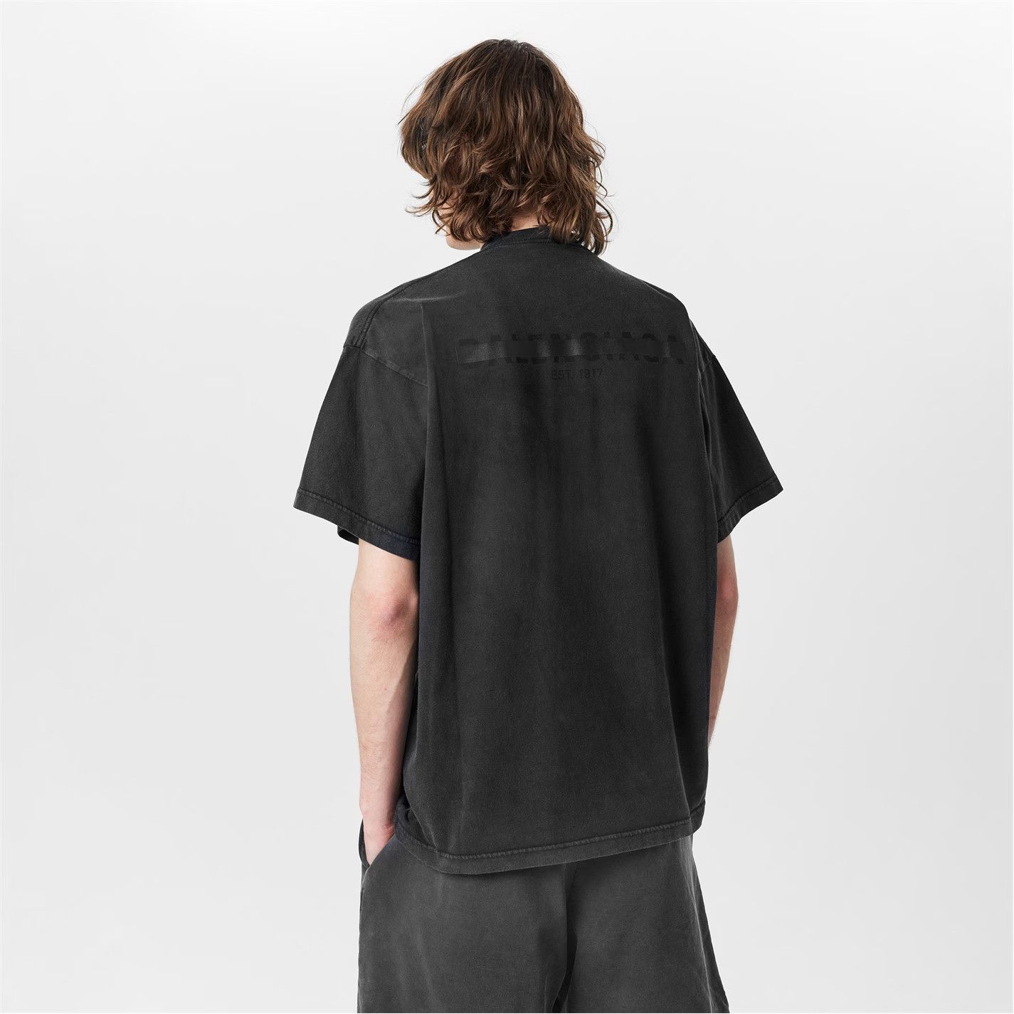 Balenciaga o1g2r1mq0226 Oversized T-Shirt in Washed Black Size US XS / EU 42 / 0 - 4 Thumbnail