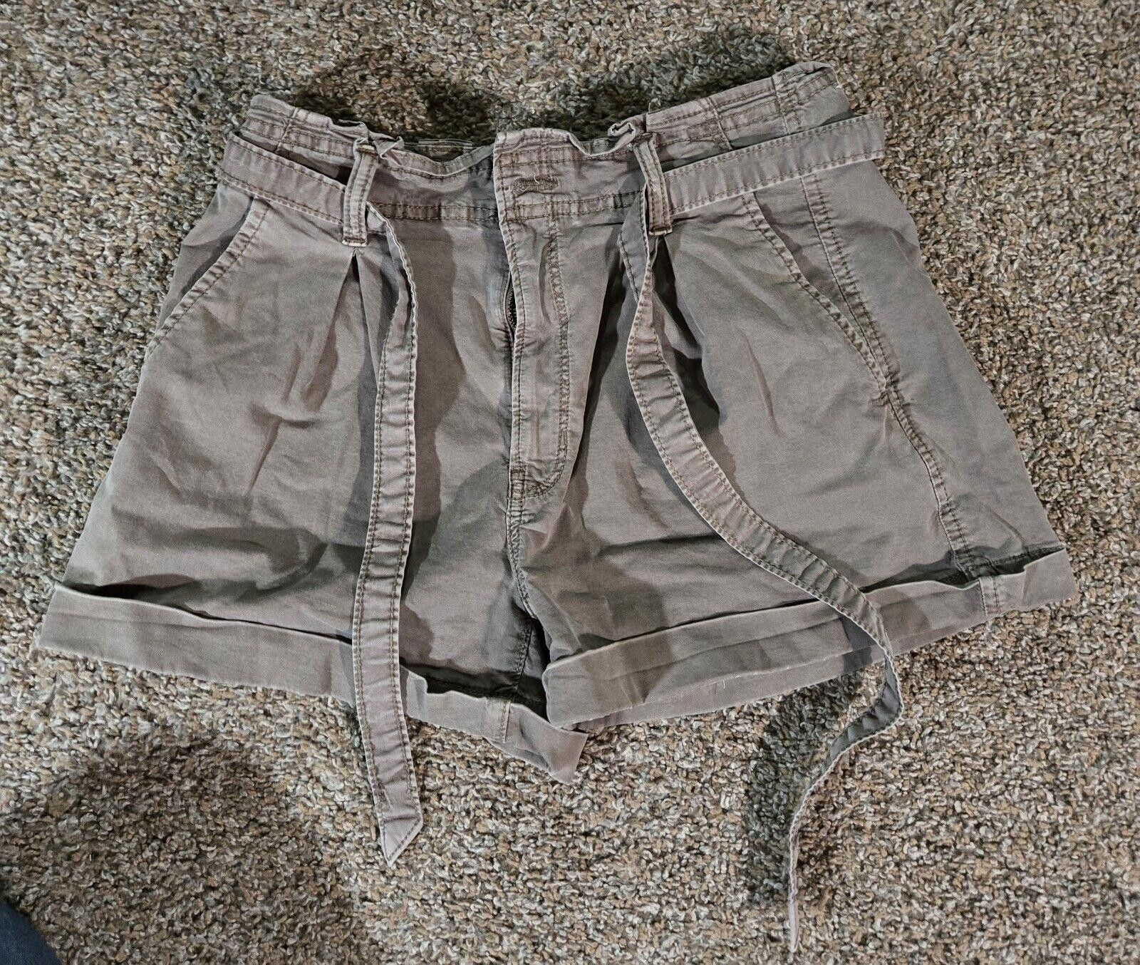 Designer American Eagle Super Stretch Size 6 Shorts With Belt Size 28" / US 6 / IT 42 - 1 Thumbnail