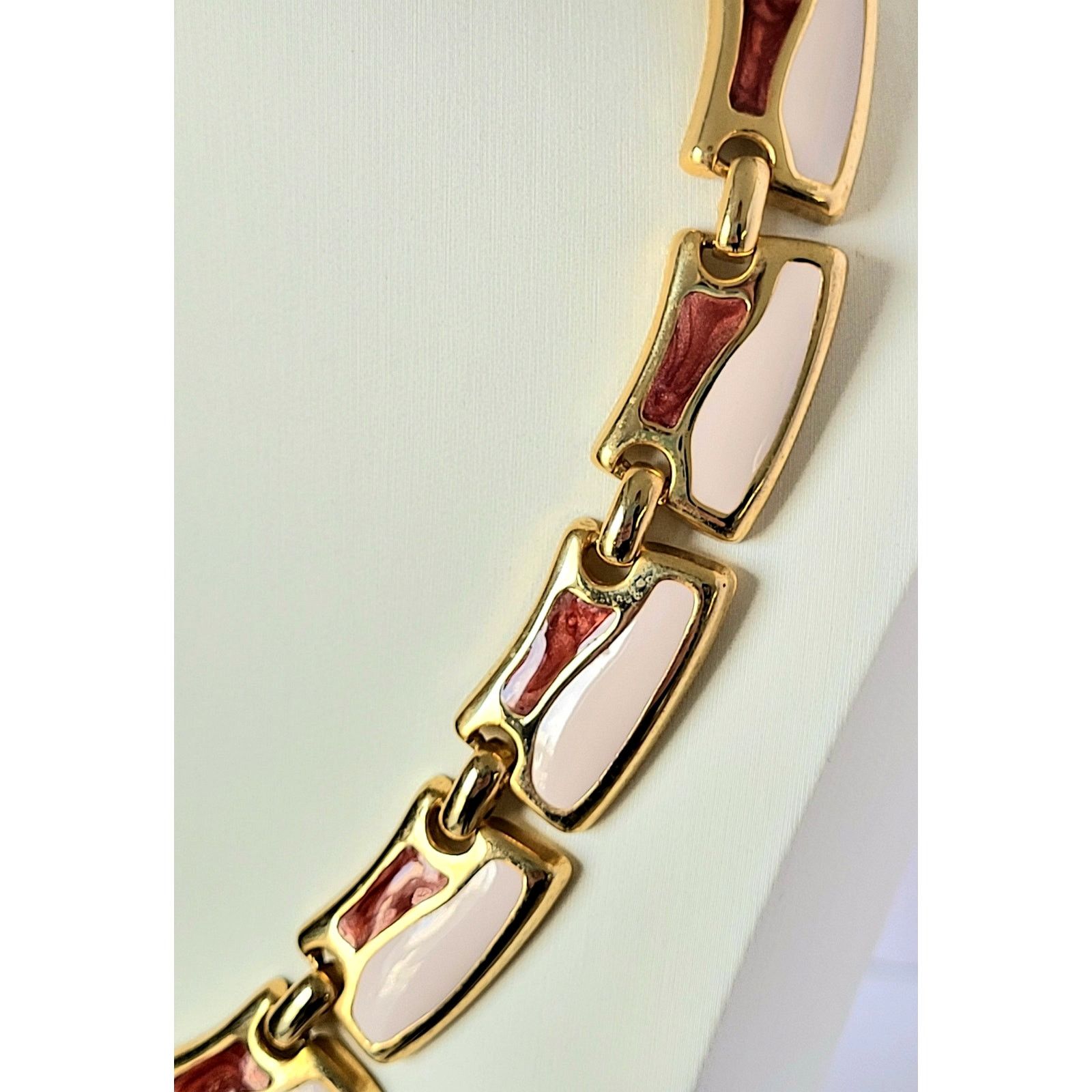 & Other Stories Chic Pink & Red Enamel & Gold Link Statement Necklace Size ONE SIZE - 2 Thumbnail